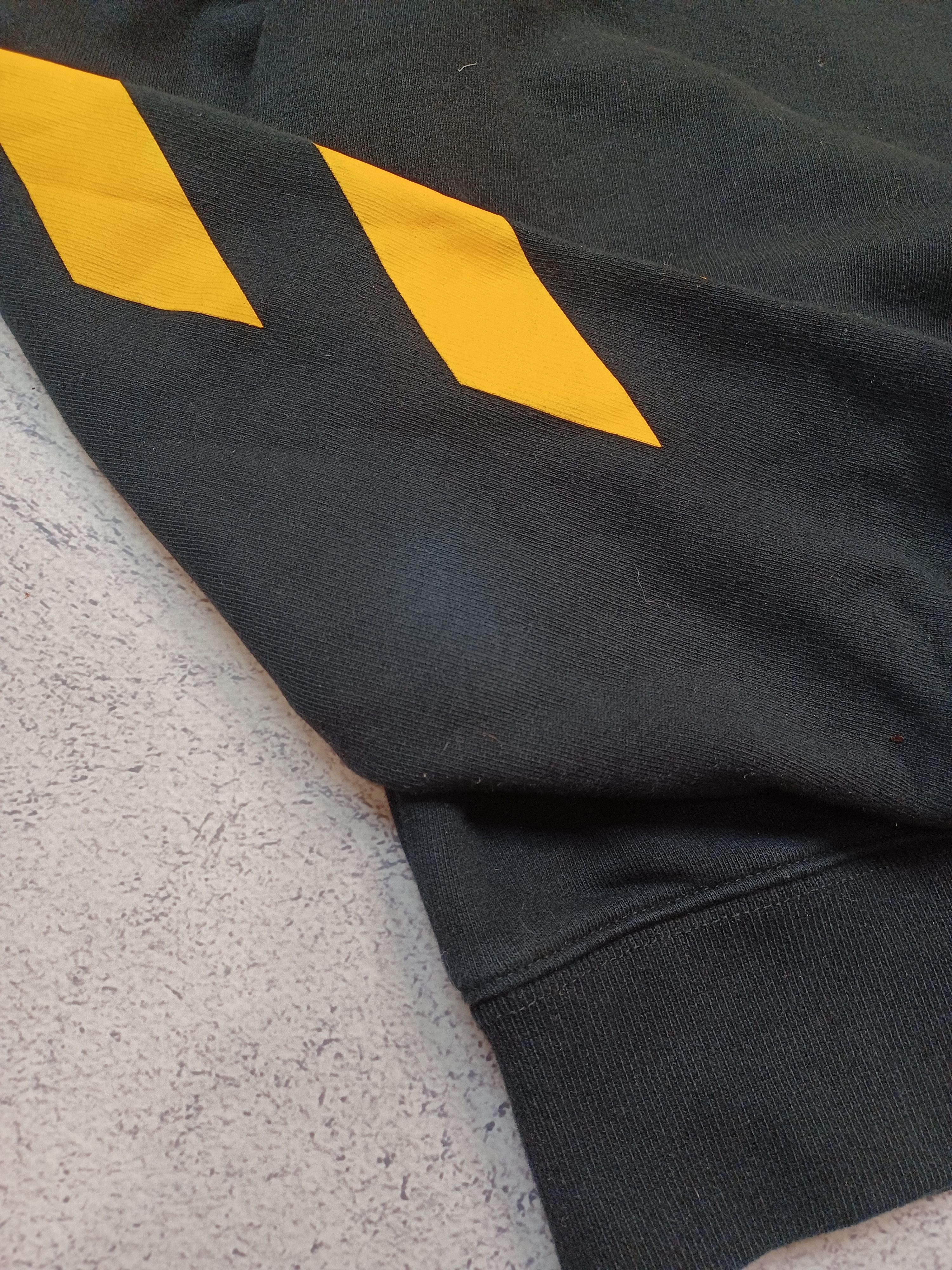 Off-White Off-White Caravaggio Yellow Diagonal Stripe Crewneck Black Size US XL / EU 56 / 4 - 8 Thumbnail