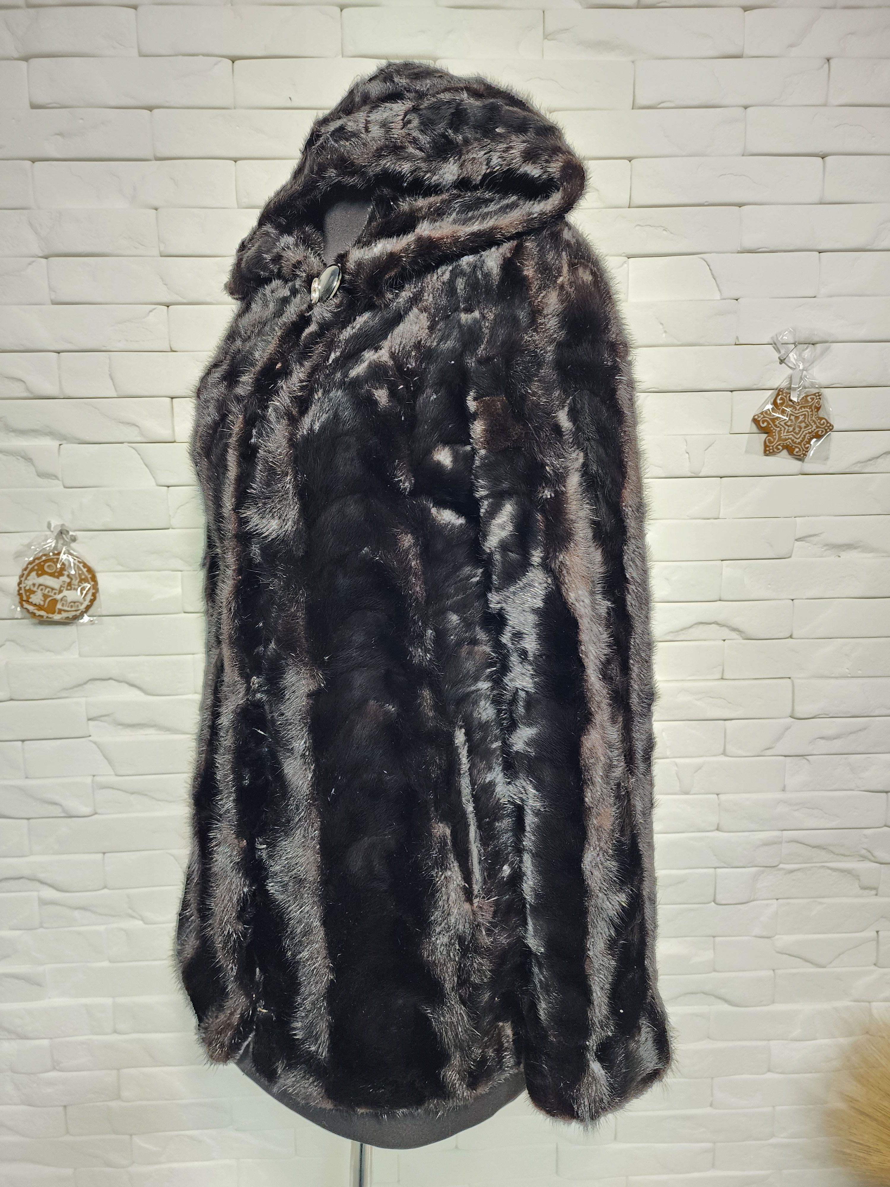 Furla Black Mink Fur Coat with Hood: Women's Luxury Outerwear Size S / US 4 / IT 40 - 3 Thumbnail
