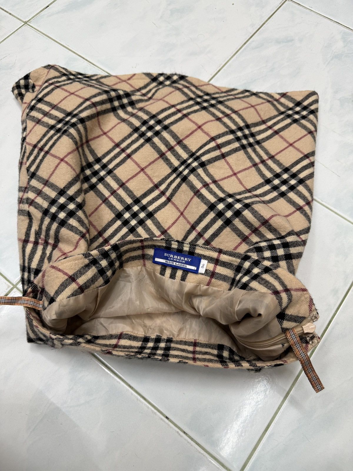 Burberry 🔥🔥🔥ARCHIVE BURBERRY NOVA CHECK MINI SKIRTS Size 25" / US 0 / IT 36 - 5 Thumbnail
