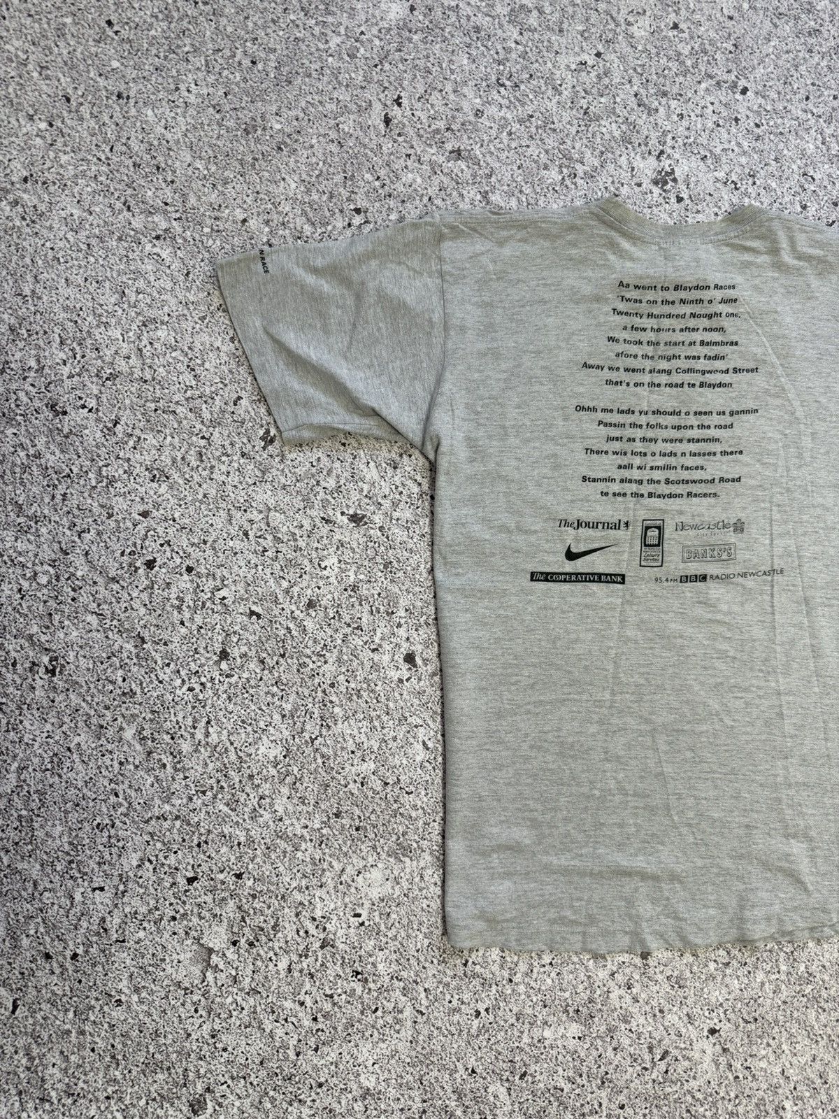 Nike × Vintage Vintage 2001 Nike Gan On Marathon Race Running T-shirt Size US L / EU 52-54 / 3 - 7 Thumbnail