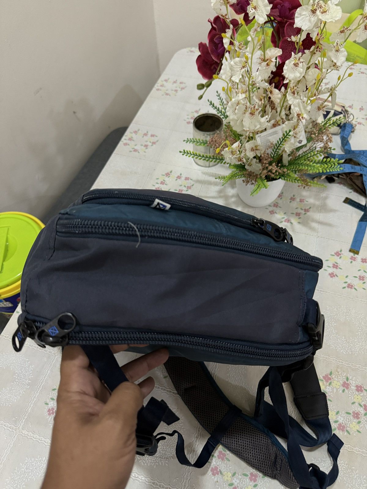 Hypebeast 🔥🔥🔥ARCHIVE ZERO NEW YORK MESSENGER BAGPACK Size ONE SIZE - 8 Thumbnail