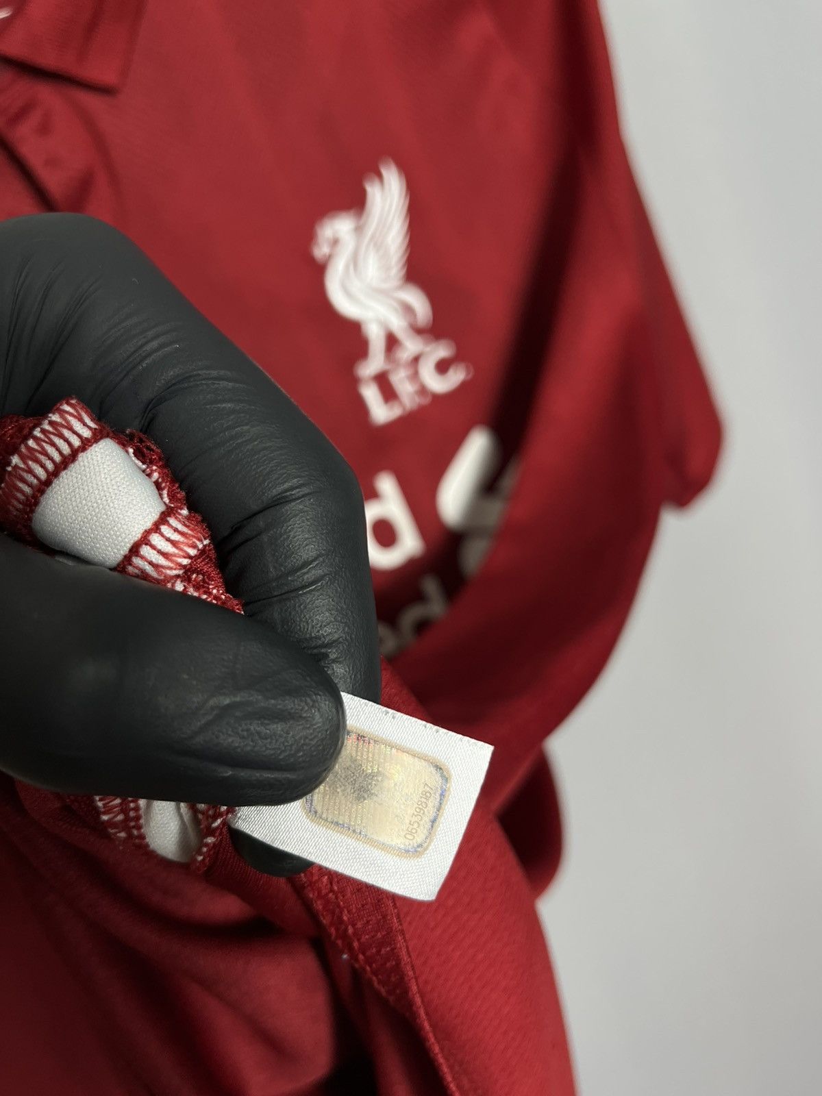 New Balance LIVERPOOL 2018/2019 HOME FOOTBALL SHIRT SOCCER JERSEY Size US M / EU 48-50 / 2 - 9 Thumbnail