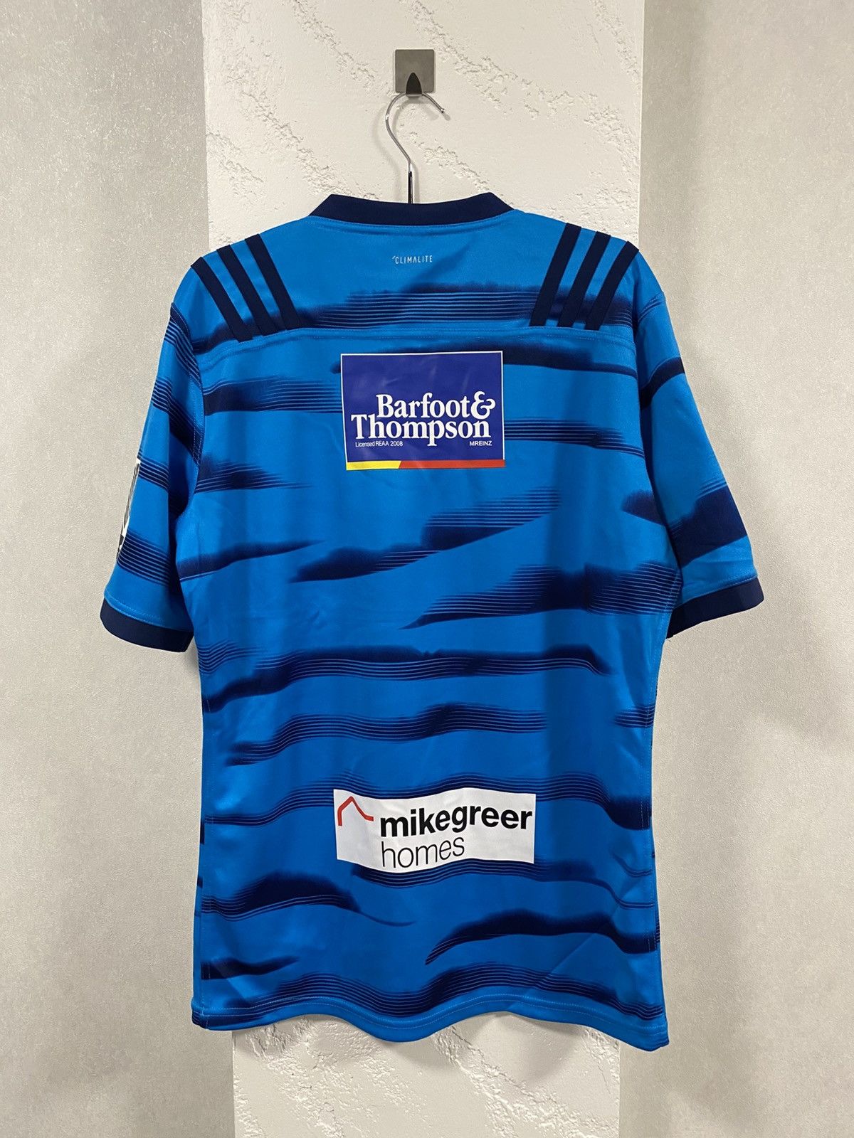 Other Auckland Blues 2017 Rugby Jersey Size: L Size US L / EU 52-54 / 3 - 8 Thumbnail