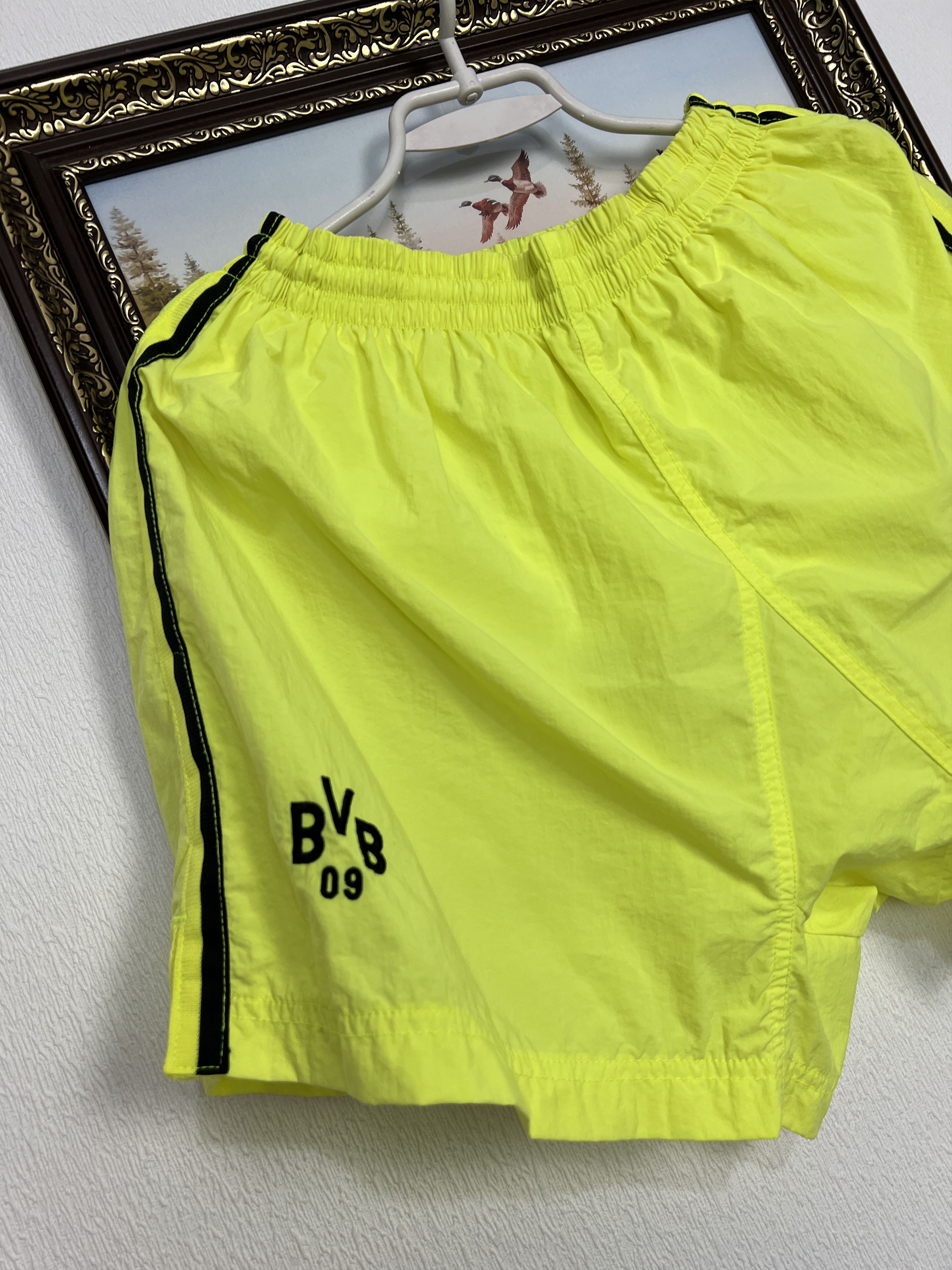 Nike Vintage 90's Nike Borussia Dortmund Football Shorts Soccer Size US 34 / EU 50 - 3 Thumbnail