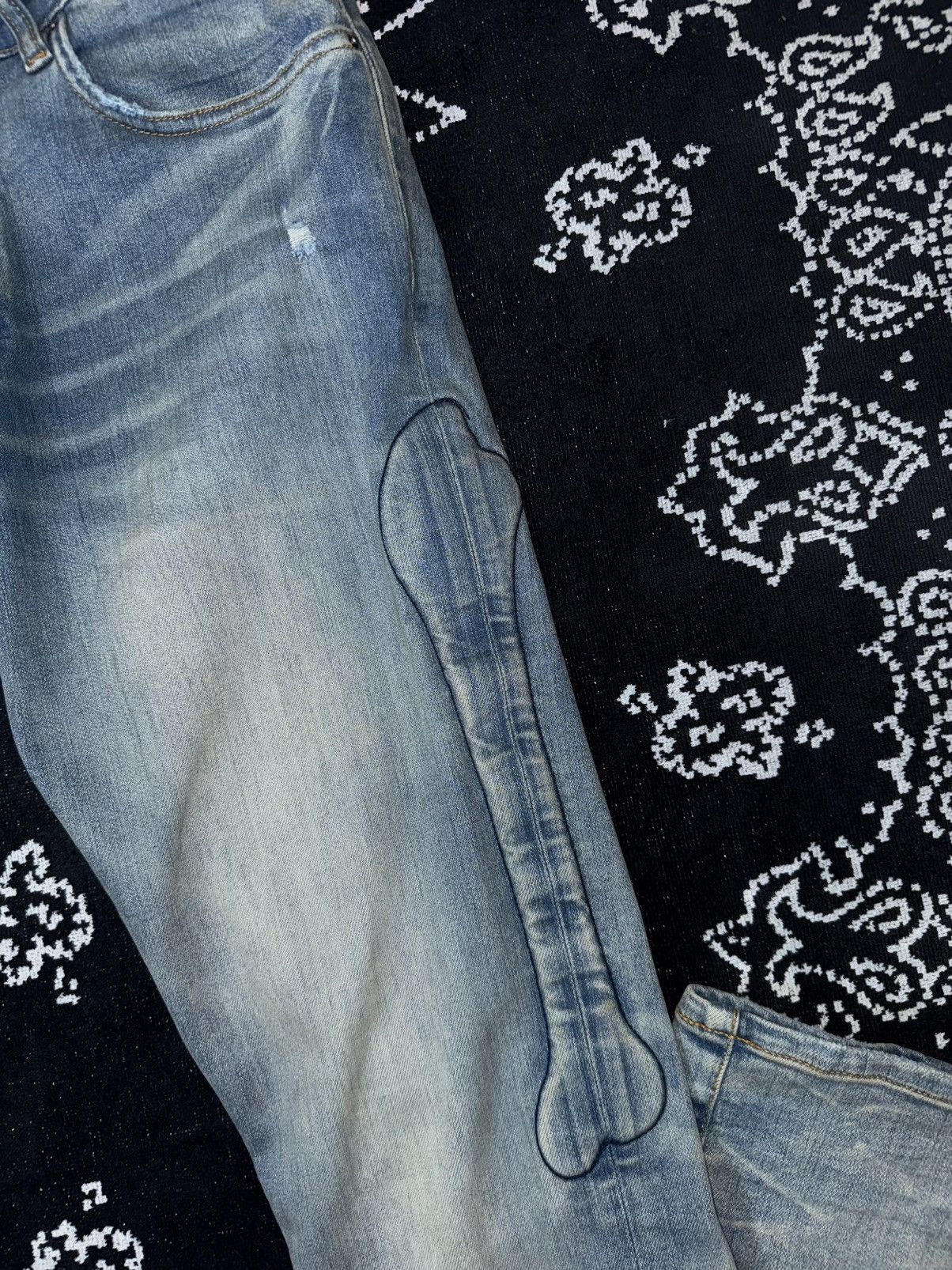 Amiri AMIRI SKELL BONE SCRIPT LOGO JEANS Size US 32 / EU 48 - 9 Thumbnail