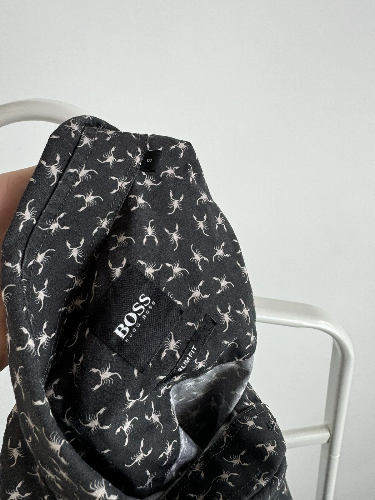 Hugo Boss Hugo Boss Monogram Scorpion Logo Short Sleeve Shirt Size US S / EU 44-46 / 1 - 3 Thumbnail