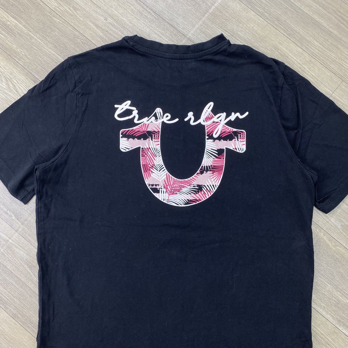 True Religion Vintage True Religion Palm Leaf Patterned Horseshoe Logo Tee Size US M / EU 48-50 / 2 - 2 Thumbnail