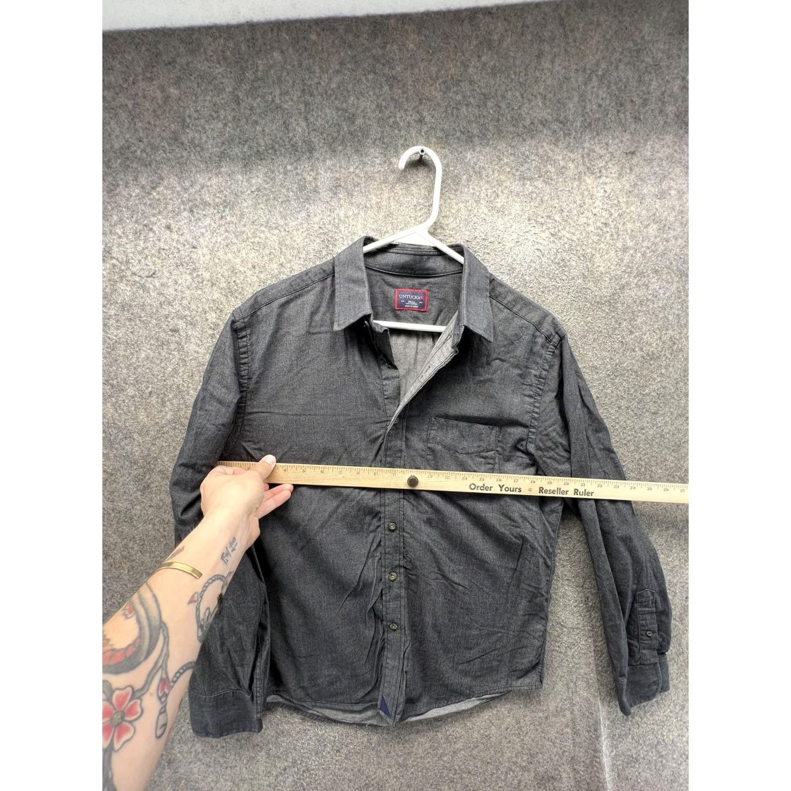 UNTUCKit UNTUCKit Shirt Mens Small Gray Solid Long Sleeve Button Front Casual Woven Size US S / EU 44-46 / 1 - 3 Thumbnail