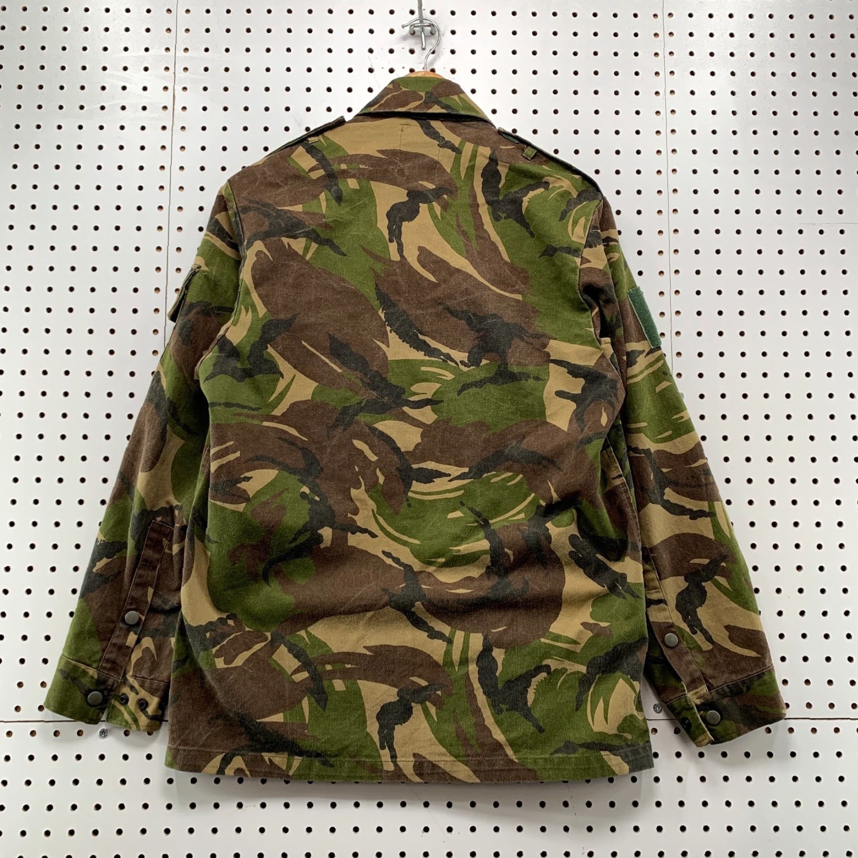 Vintage VINTAGE Army Military Jacket Adults Large Green Camouflage Canvas 21x29 Outdoors Camouflage Clothing Size US L / EU 52-54 / 3 - 2 Thumbnail