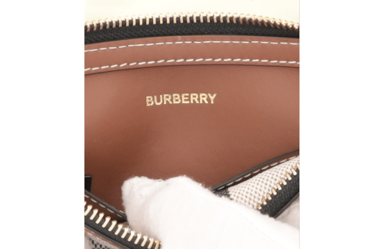 Burberry o1w1db10226 Size: OS / House Check Peyton Wristlet Pouch Size ONE SIZE - 6 Thumbnail