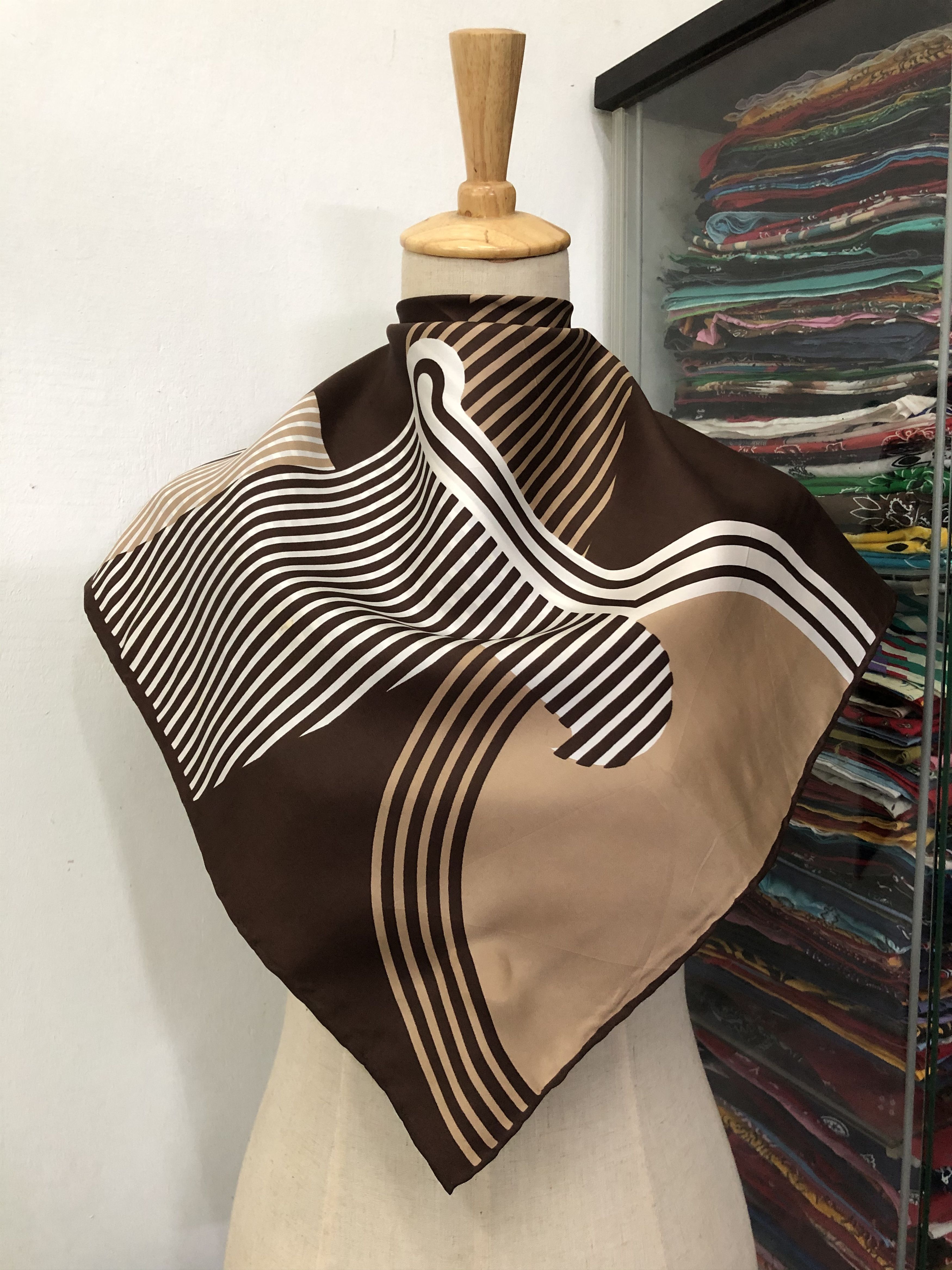 Vintage Vintage Silk Scarf Size ONE SIZE - 1 Thumbnail