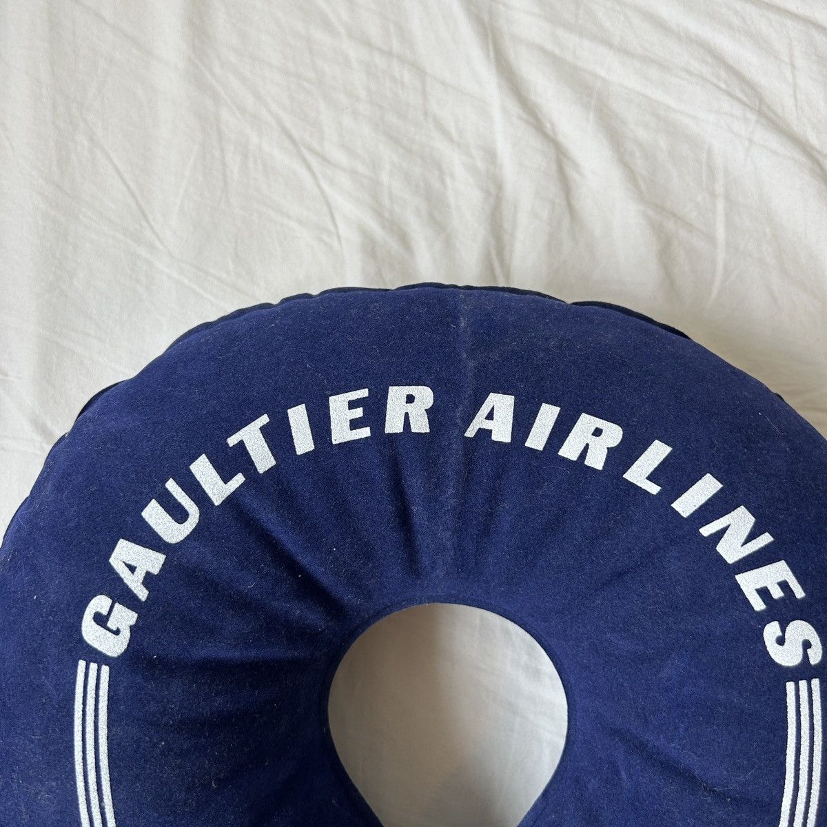 Jean Paul Gaultier Vintage Jean Paul Gaultier travel pillow Size ONE SIZE - 2 Thumbnail