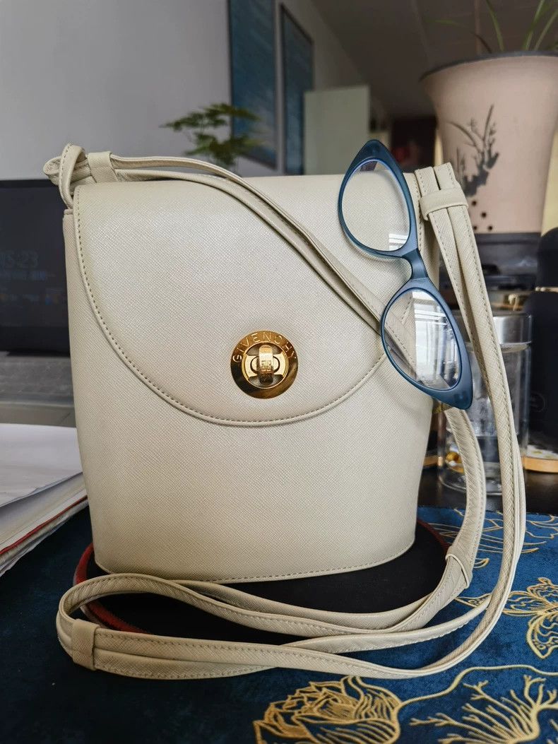 Givenchy Givenchy Beige Small Bag with Shiny Metal Buckle Size ONE SIZE - 7 Thumbnail