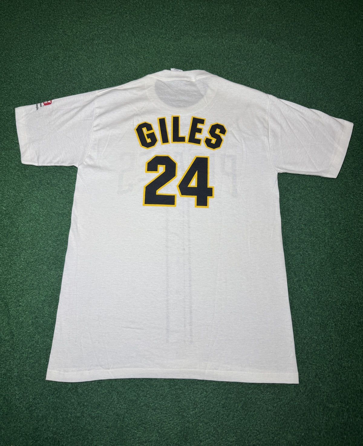 MLB Pirates Giles Vintage T Shirt Medium 19x30 White Baseball Size US M / EU 48-50 / 2 - 2 Thumbnail
