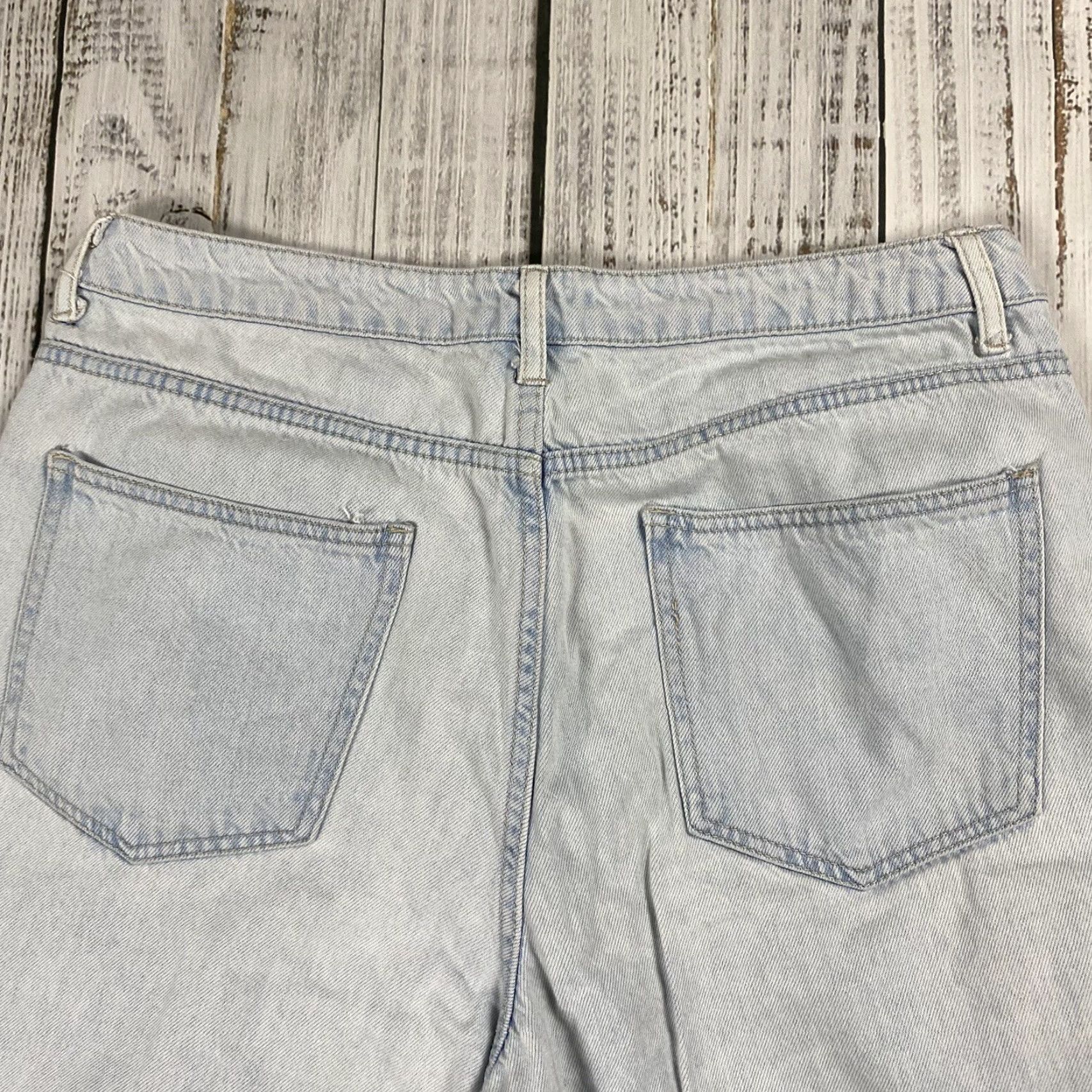 Forever 21 FOREVER 21 Light Wash Slim Tapered Jeans Womens Size 32 Blue Denim Classic Size 24" / US 00 / IT 34 - 5 Thumbnail