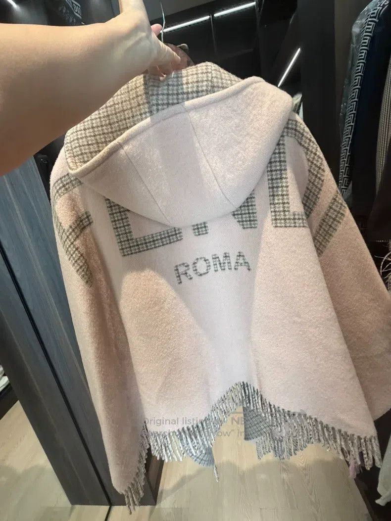 Fendi Fendi Large wool cloak Size ONE SIZE - 2 Thumbnail