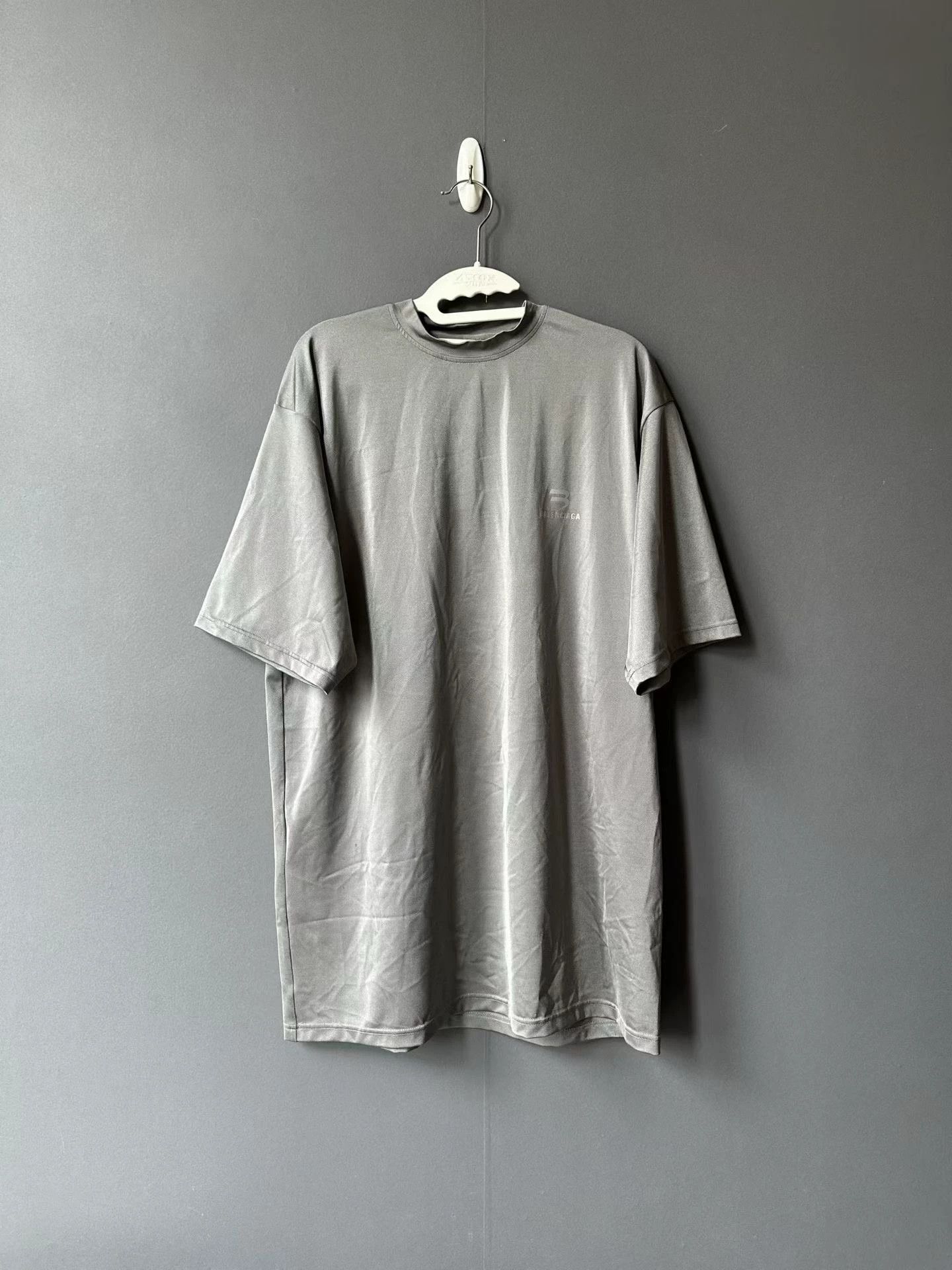 Balenciaga Balenciaga Silver Short Sleeve T-shirt - dmc Size US S / EU 44-46 / 1 - 1 Thumbnail