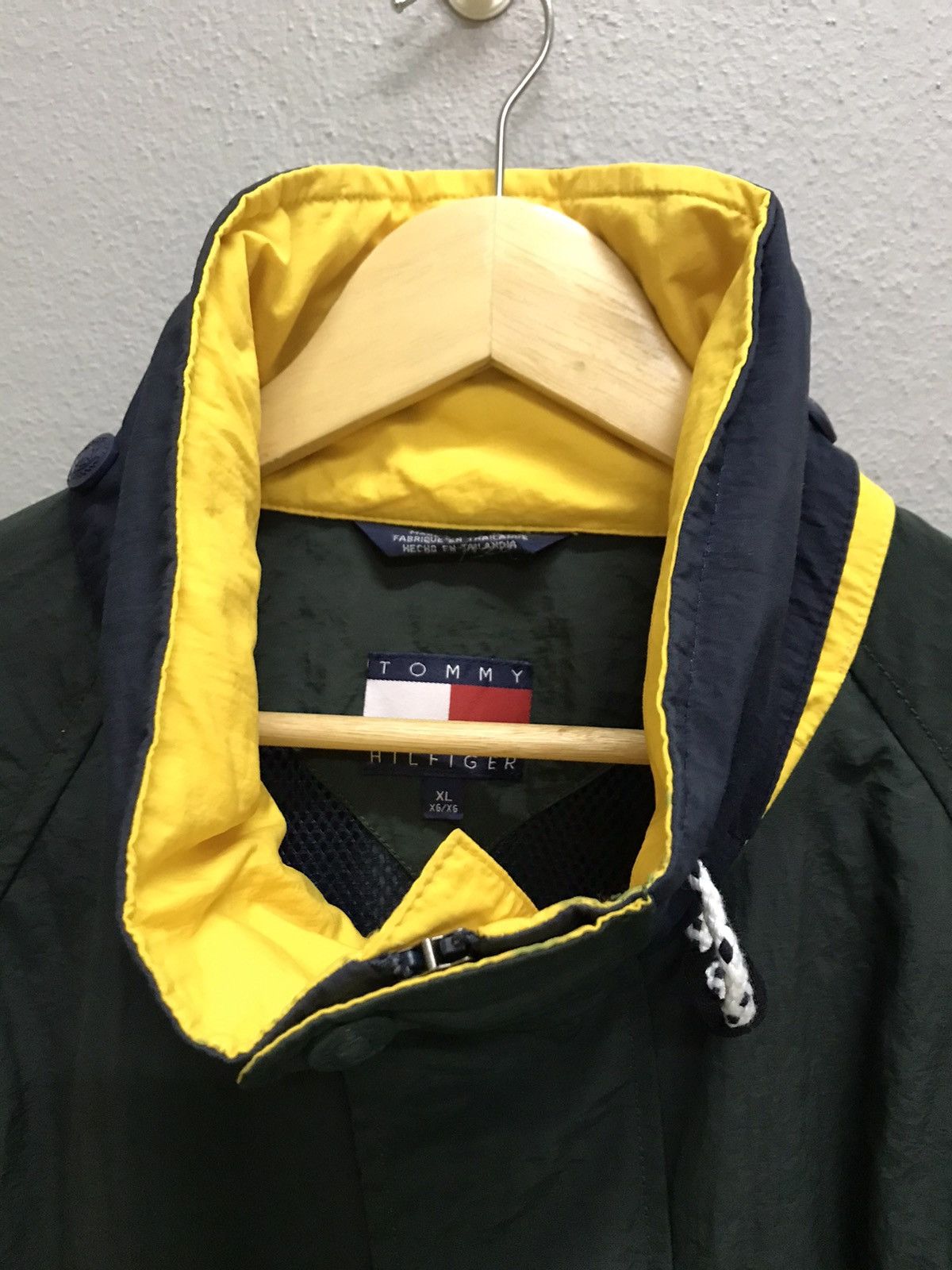 Tommy Hilfiger VINTAGE 90s TOMMY HILFIGER WINDBREAKER JACKET Size US XL / EU 56 / 4 - 5 Thumbnail