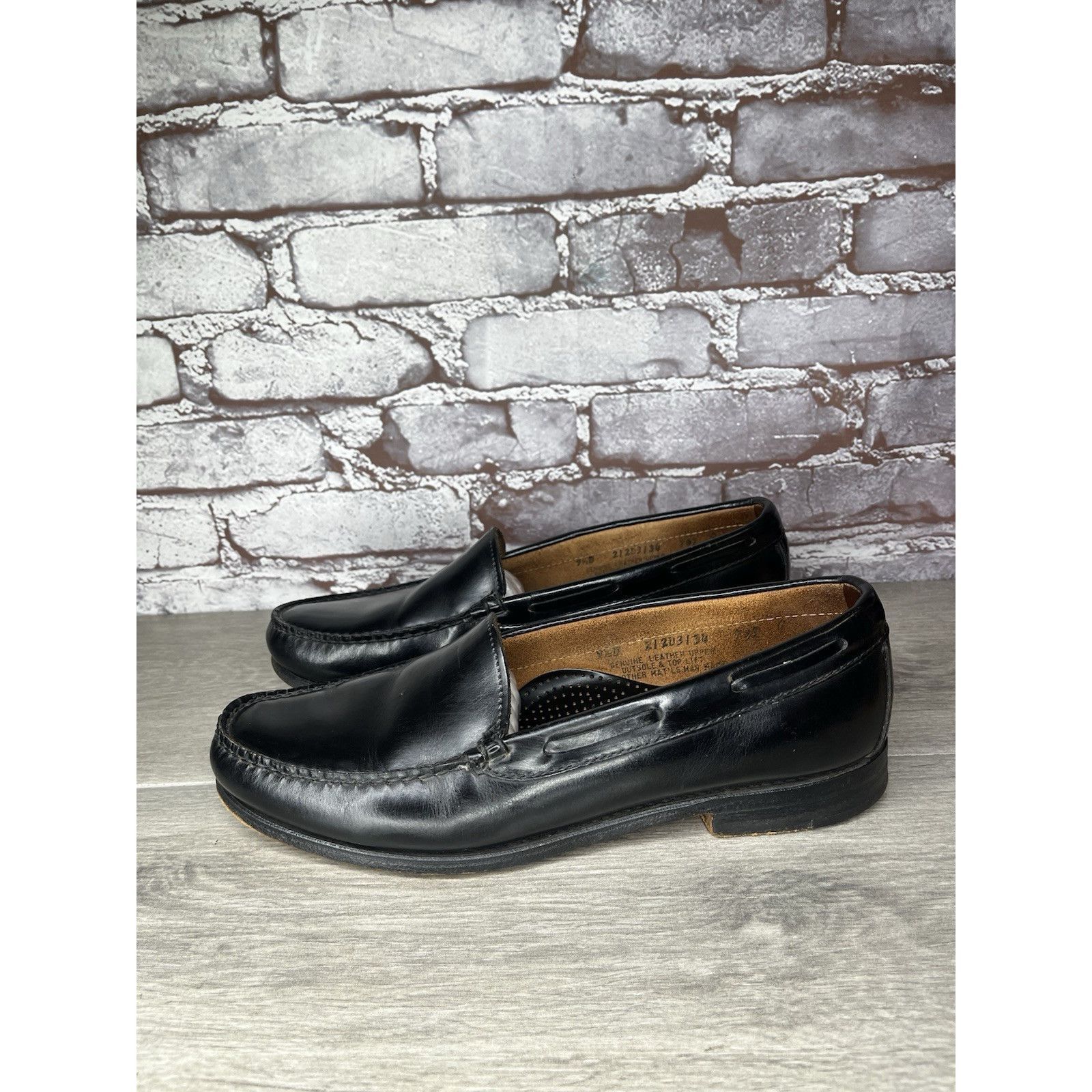 G.H. Bass & Co. G.H. Bass & Co Weejuns Black Leather Moccasin Loafers Dress Size US 9.5 / EU 42-43 - 1 Thumbnail
