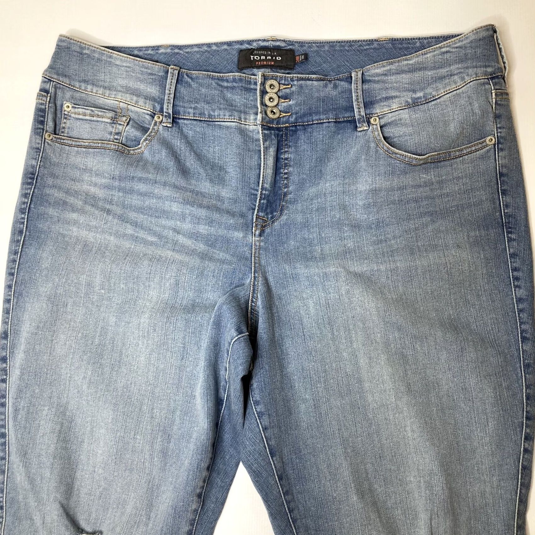 Torrid Torrid Premium Destroyed Jegging Jeans Light Wash Blue Denim Size 24 R Size 42" / US 20 - 4 Thumbnail