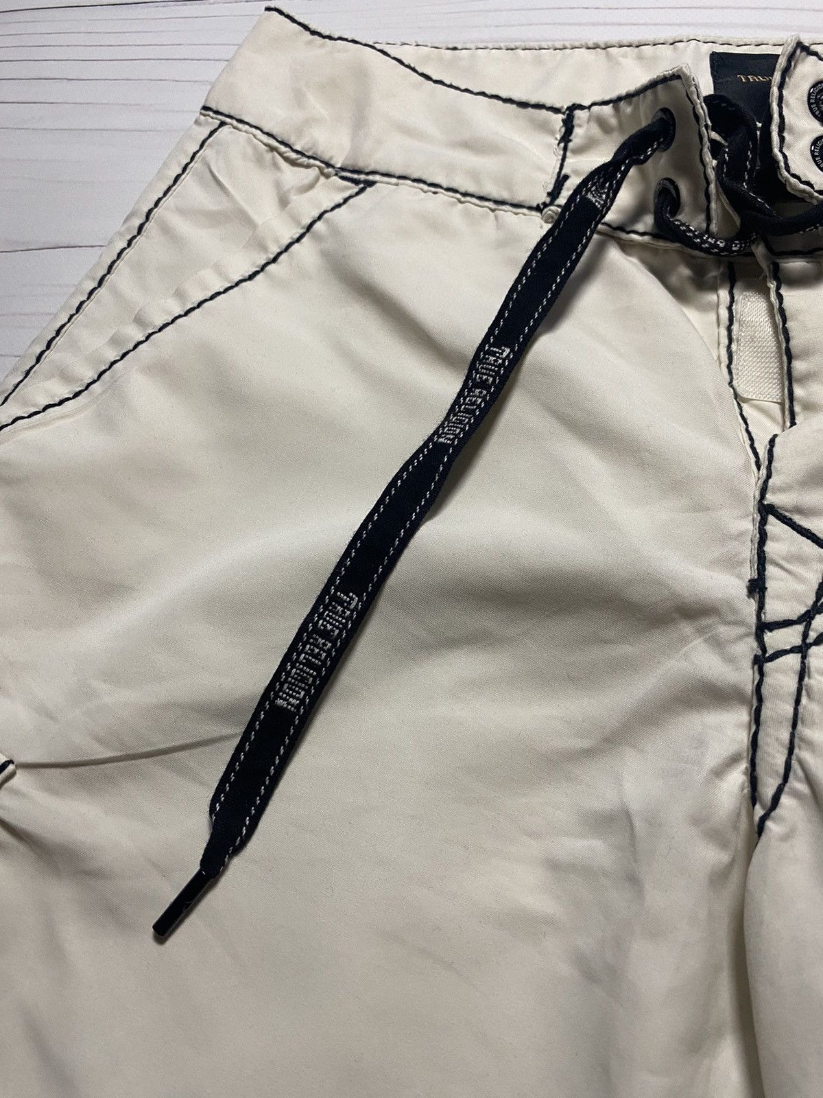 True Religion Vintage True Religion cargo Big logo y2k shorts Size US 30 / EU 46 - 7 Thumbnail