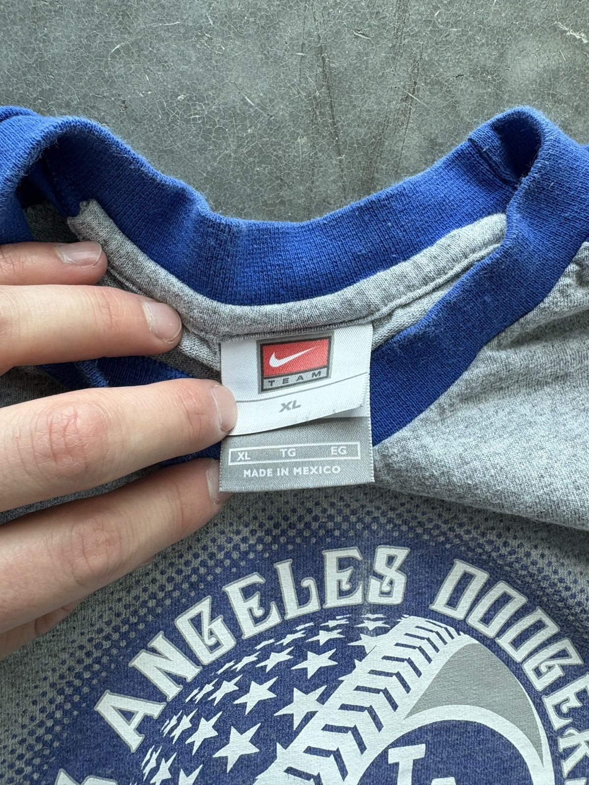 Nike Vintage Y2K Nike LA Dodgers Graphic Tee Raglan Size US XL / EU 56 / 4 - 4 Thumbnail