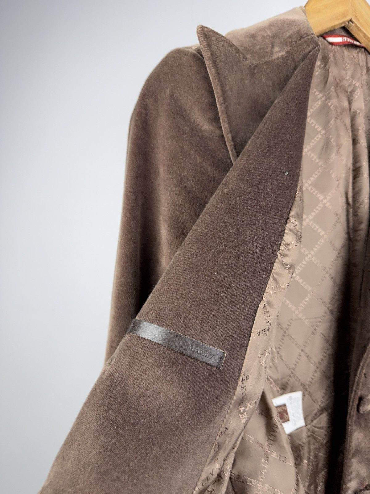 Bally Luxury Bally Switzerland Brown Velvet Tailored Blazer 38 Size M / US 6-8 / IT 42-44 - 9 Thumbnail