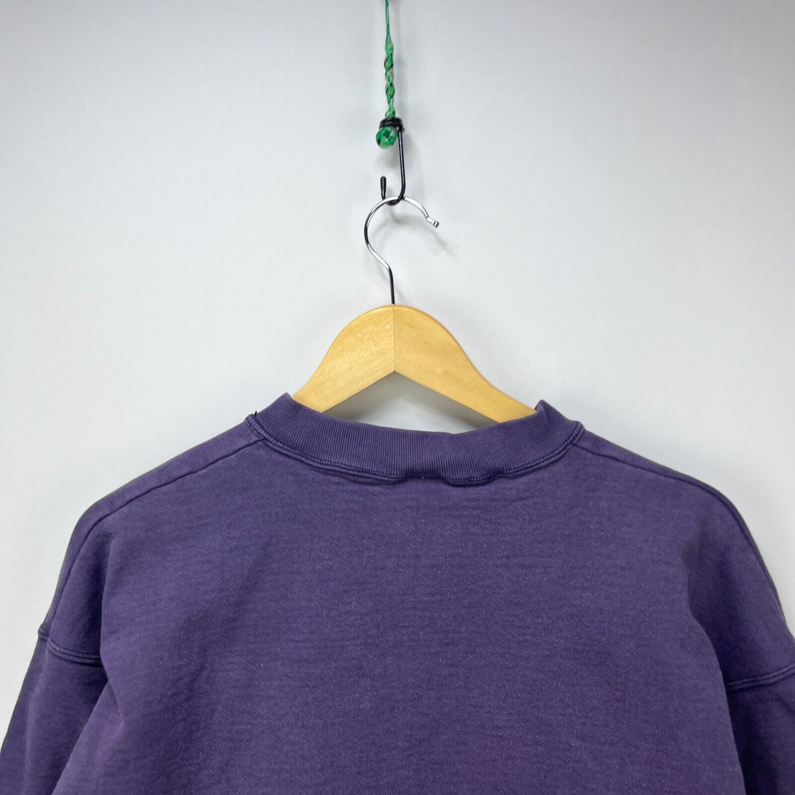 Vintage Vintage 90s Hawaii Waikiki Beach Faded Purple Sweatshirt XL Size US XL / EU 56 / 4 - 9 Thumbnail