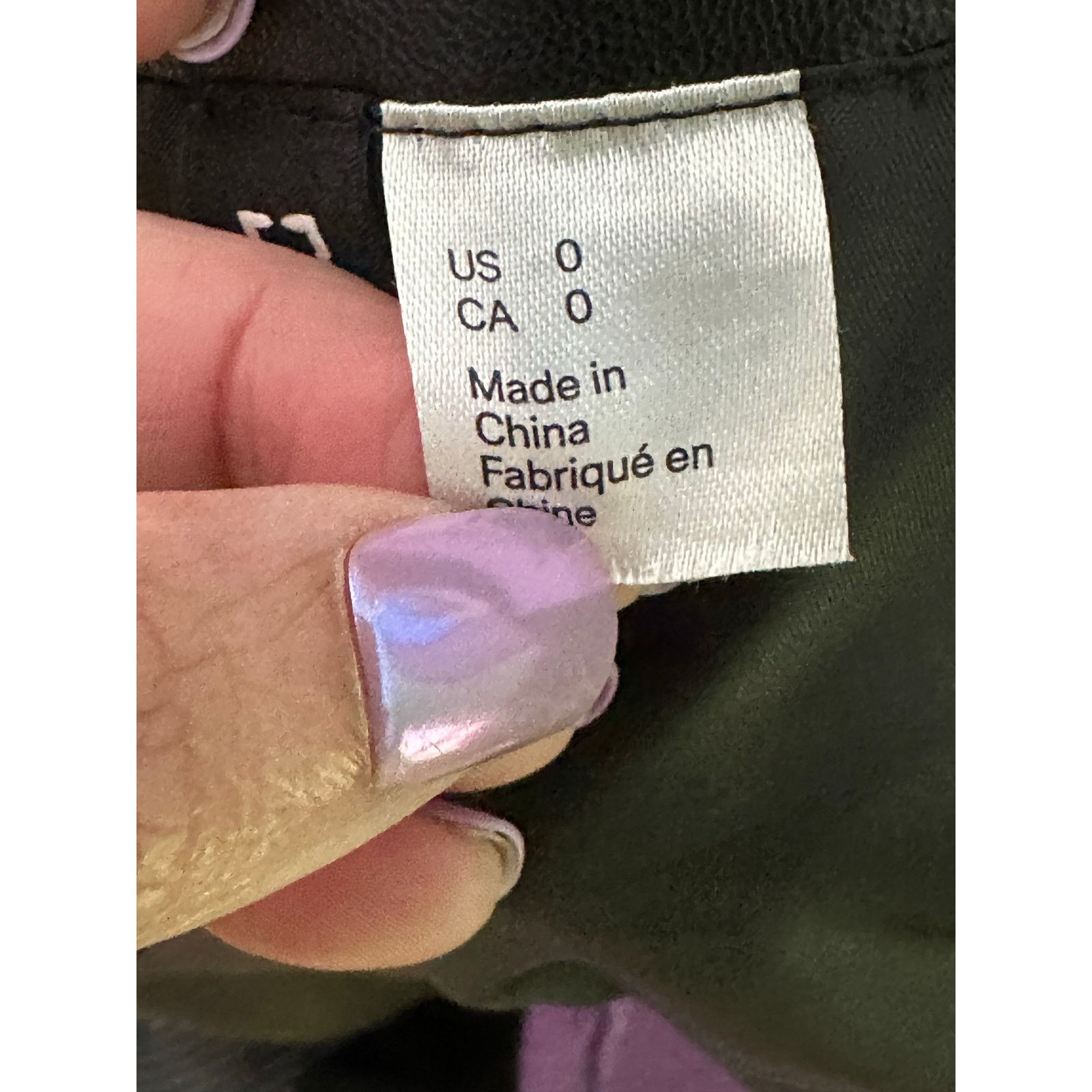 H&M H&M black vegan leather mini skirt size 0 Size 25" / US 0 / IT 36 - 4 Thumbnail