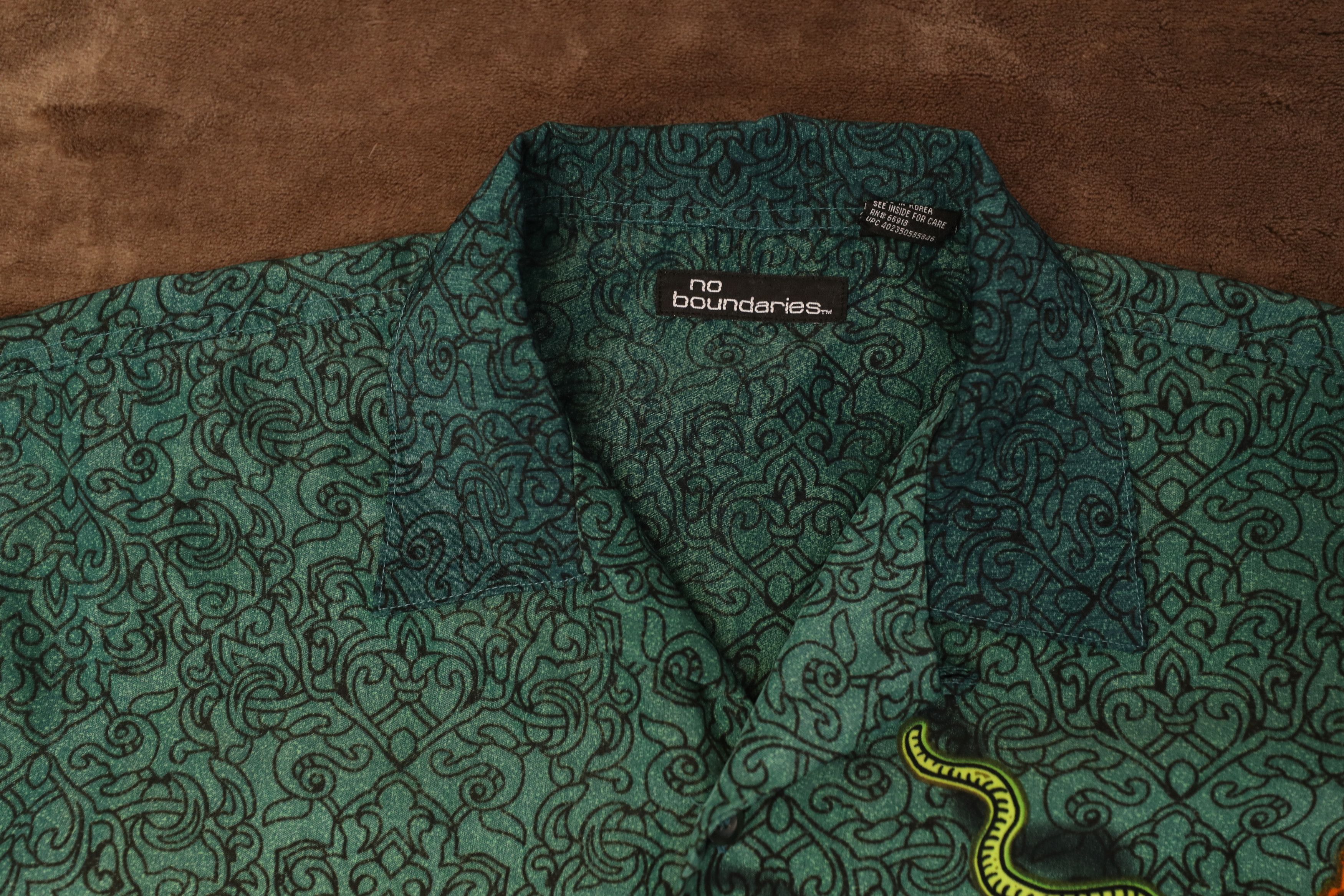 Vintage Vintage No Boundaries Y2K Dragon Short Sleeve Button Up (L) Size US L / EU 52-54 / 3 - 8 Thumbnail