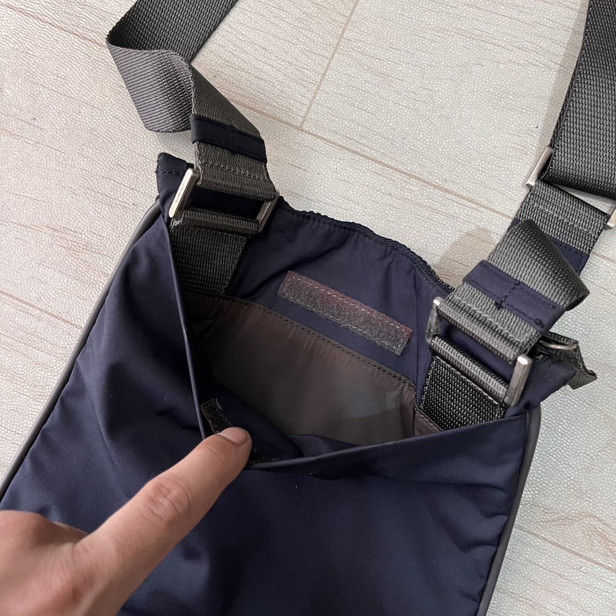 Prada 2000s Prada sport mini slingbag (include the card 2001) Size ONE SIZE - 13 Thumbnail