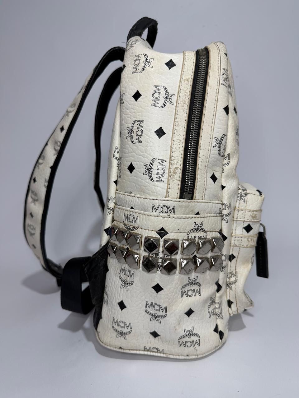 MCM MCM White Visetos Coated Canvas Stark Studs Backpack Size ONE SIZE - 3 Thumbnail