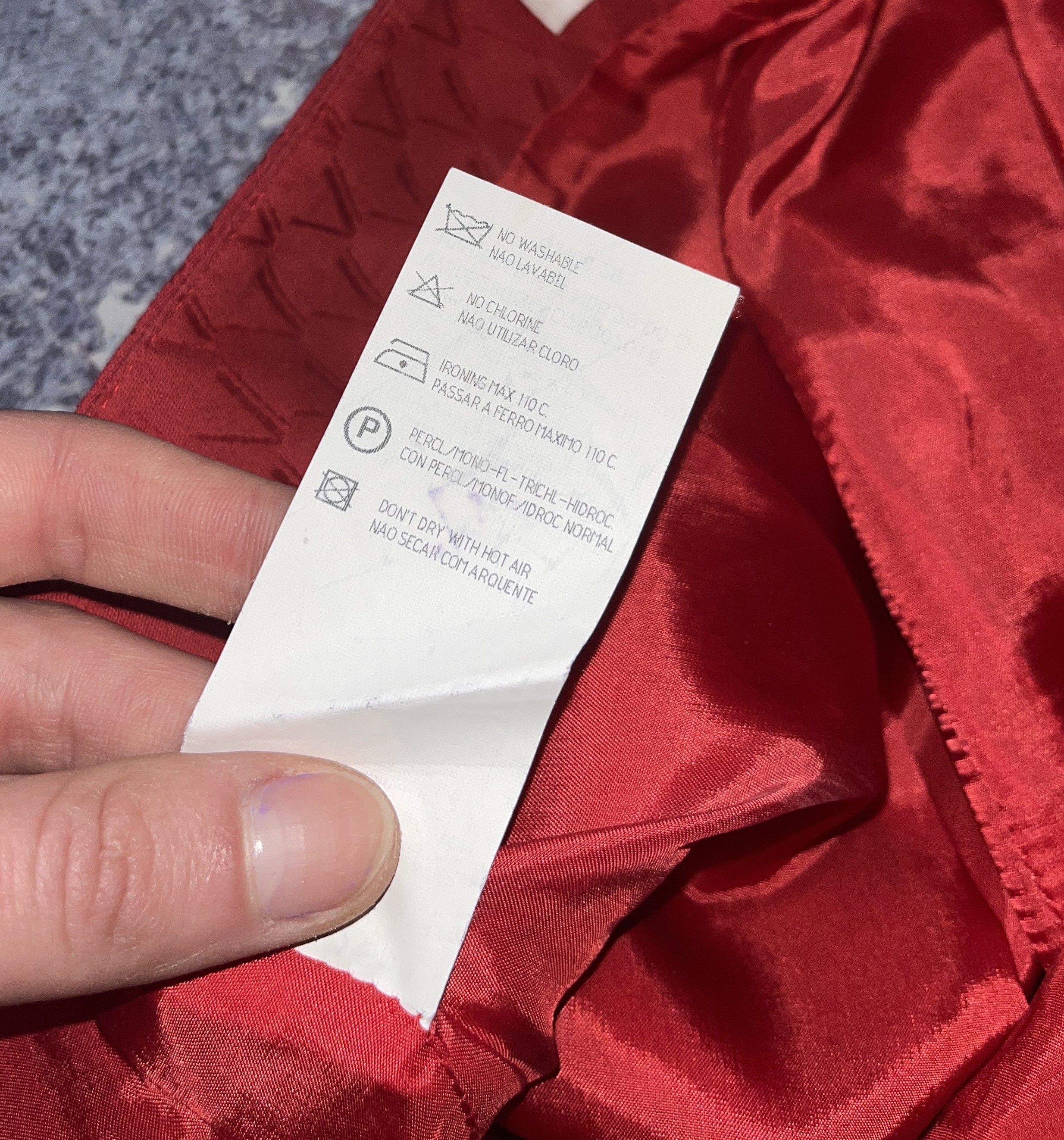 Valentino Vintage Beautiful Monogram Valentino Red Mini skirt Size 26" / US 2 / IT 38 - 6 Thumbnail