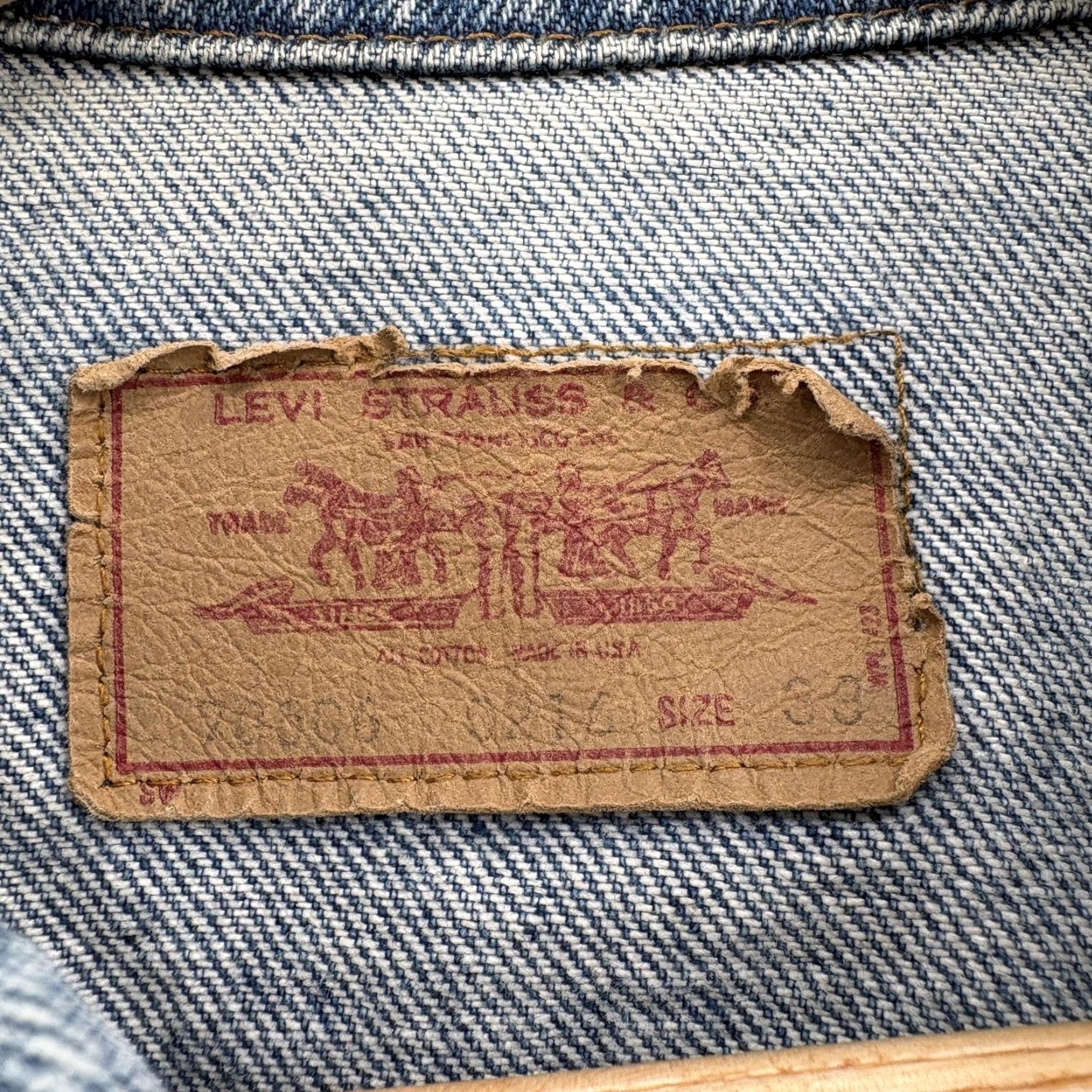 Levi's VINTAGE Levi's Denim Jacket Mens 38 Blue Trucker 80s Biker Made in USA Leather Patch Button Front Size US XXS / EU 40 - 4 Thumbnail