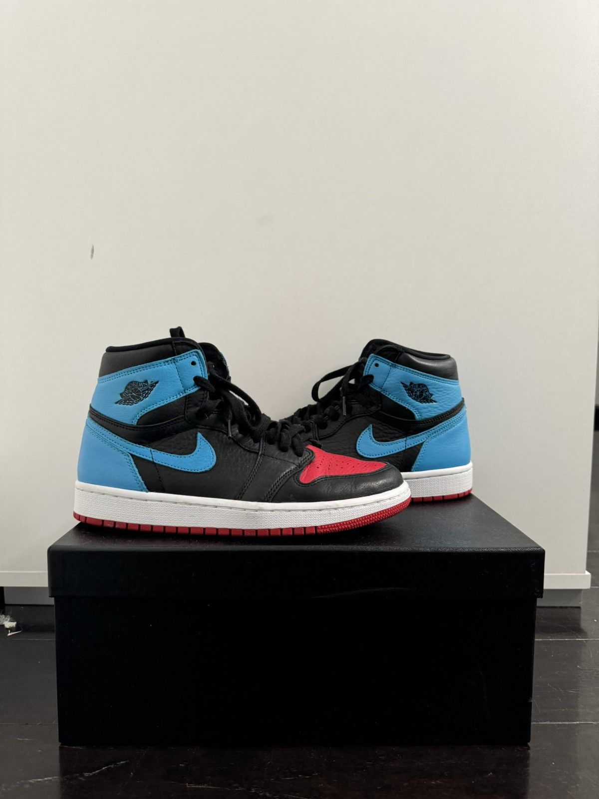 Nike Air Jordan 1 Retro High OG “UNC to Chicago” sneakers Size US 8 / IT 38 - 1 Thumbnail