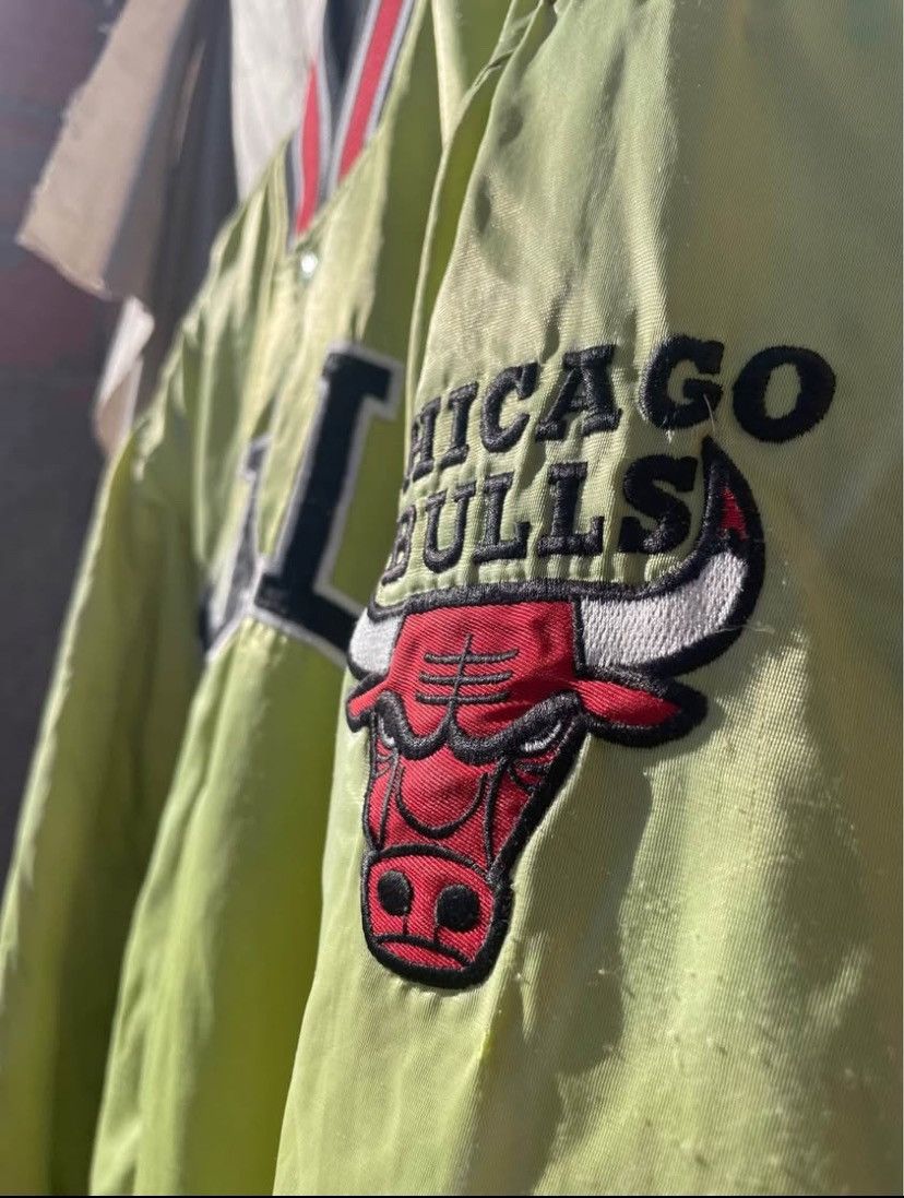 NBA × Vintage Vintage Chicago Bulls Starter Basketball Heavy Jacket Size US M / EU 48-50 / 2 - 2 Thumbnail