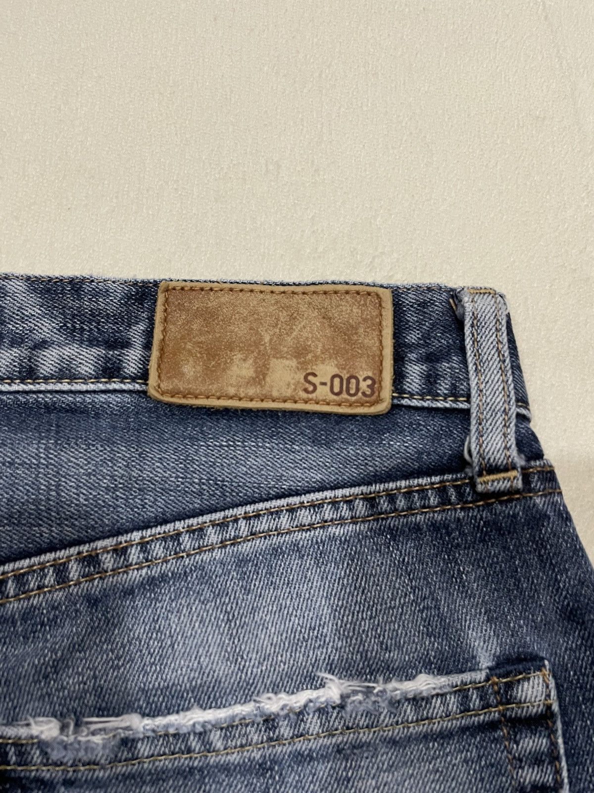 Uniqlo Vintage Uniqlo Straight Cut Distress Ripped Faded Denim Jean Size US 32 / EU 48 - 17 Thumbnail