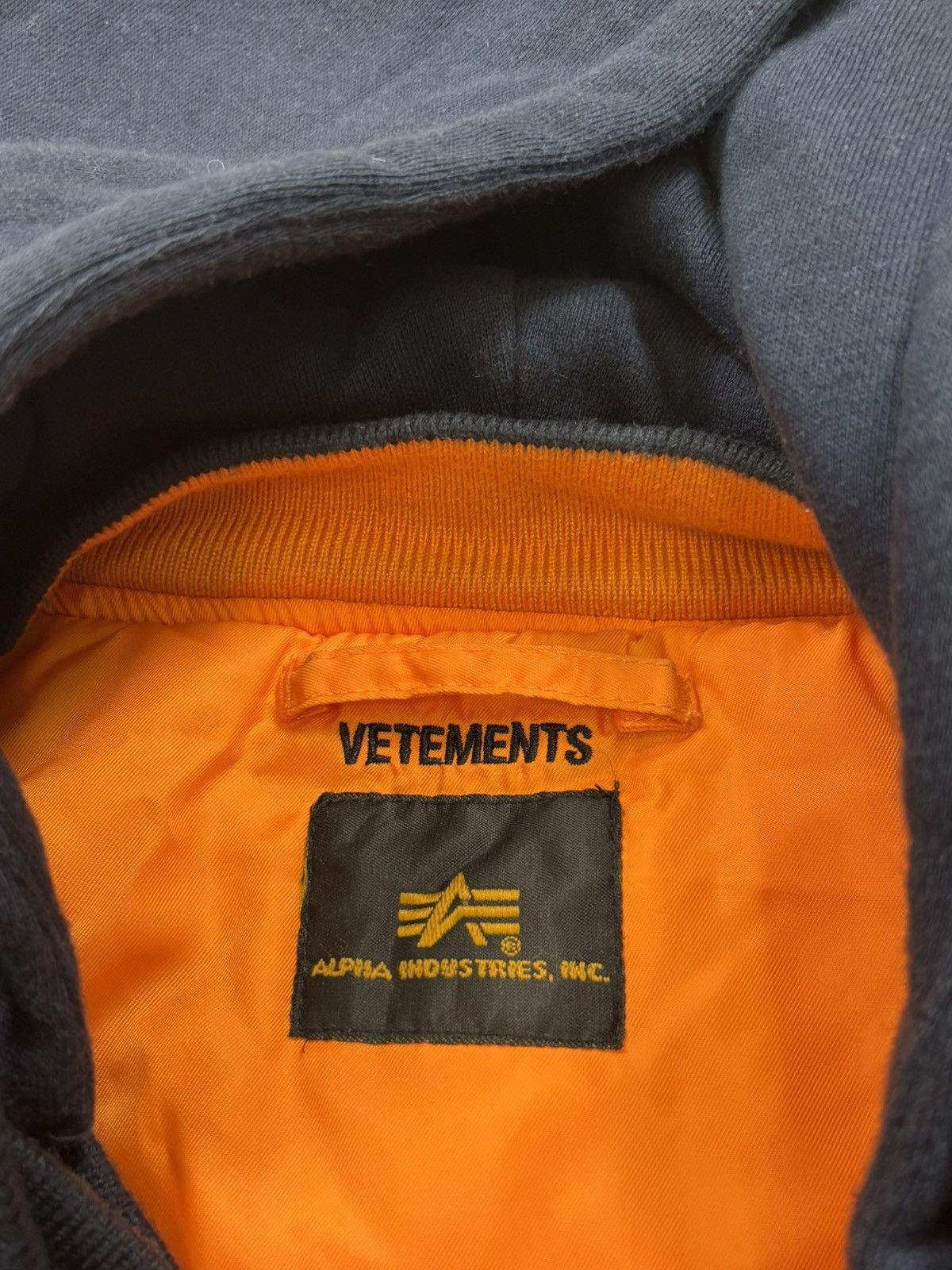 Alpha Industries × Vetements Vetements x Alpha FW18 Reversible Hooded Bomber Jacket Size US XS / EU 42 / 0 - 15 Thumbnail