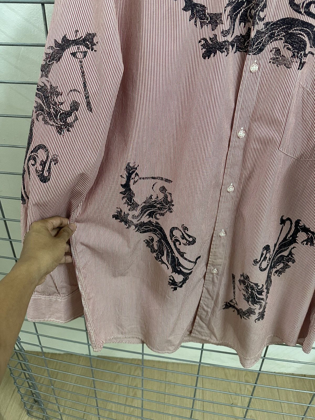 Tommy Hilfiger Rare Beautiful Tommy Hilfiger Dragon Design Hickory Shirt Size US XL / EU 56 / 4 - 10 Thumbnail