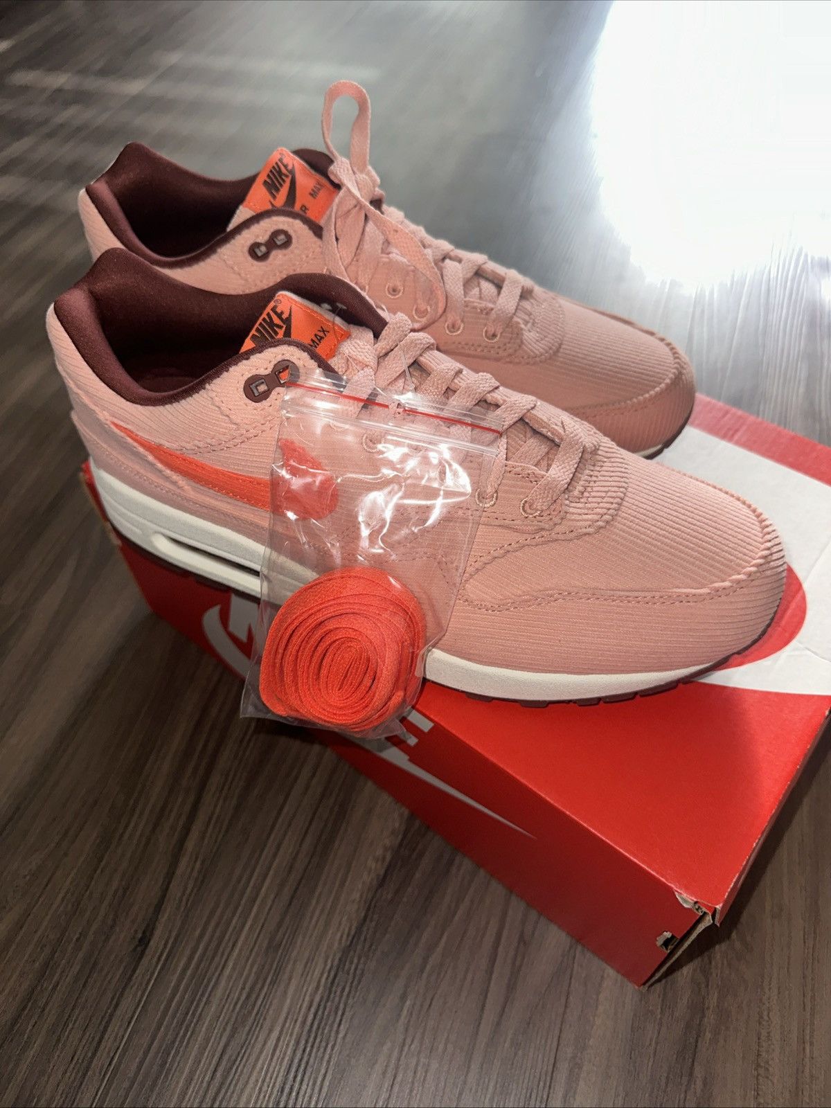 Nike Nike Air Max 1 Premium Corduroy Coral Stardust 2022 M 10.5 Size US 10.5 / EU 43-44 - 6 Thumbnail