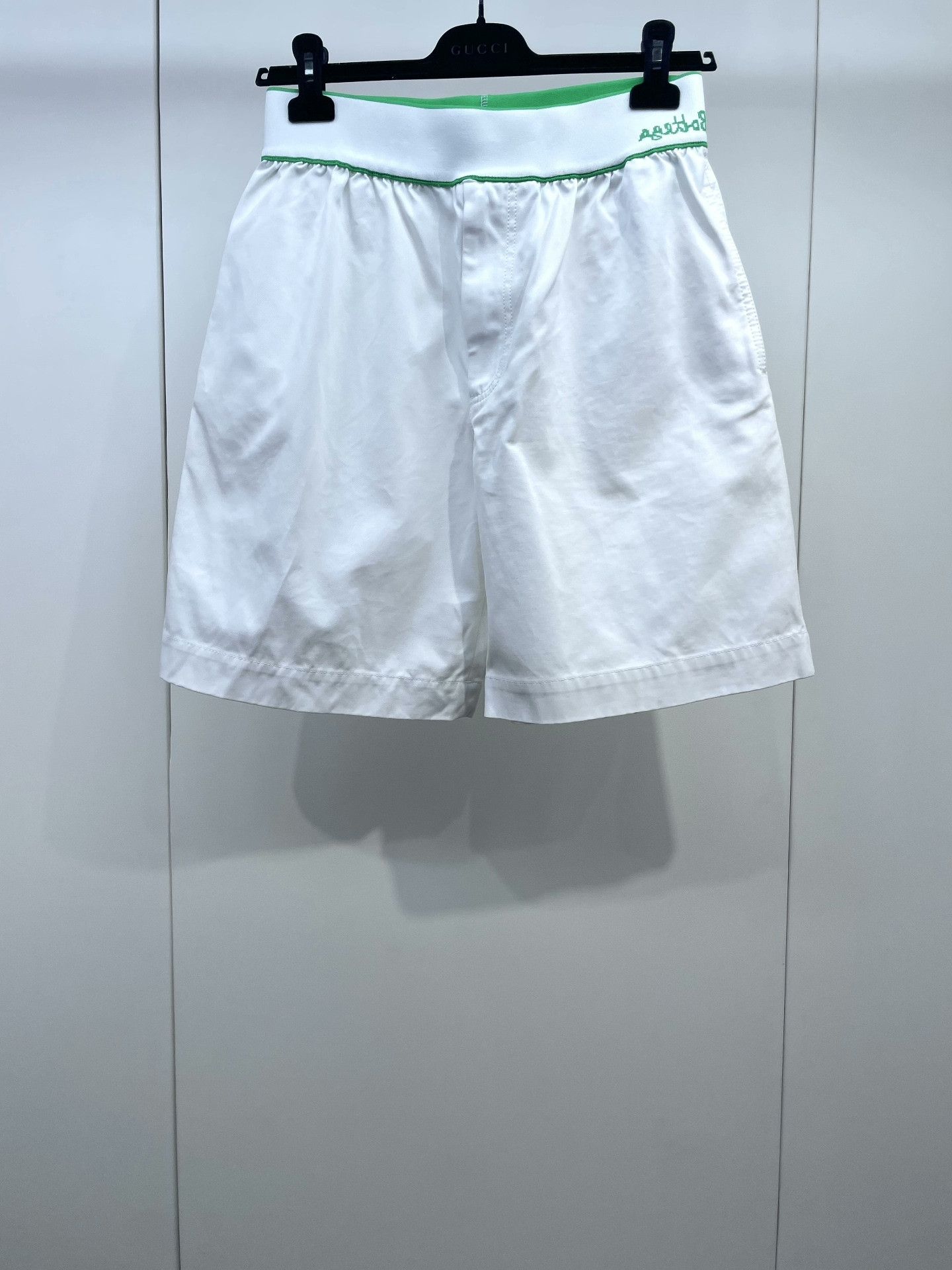 Bottega Veneta Bottega Veneta White Green Casual Shorts Size US 26 / EU 42 - 1 Thumbnail