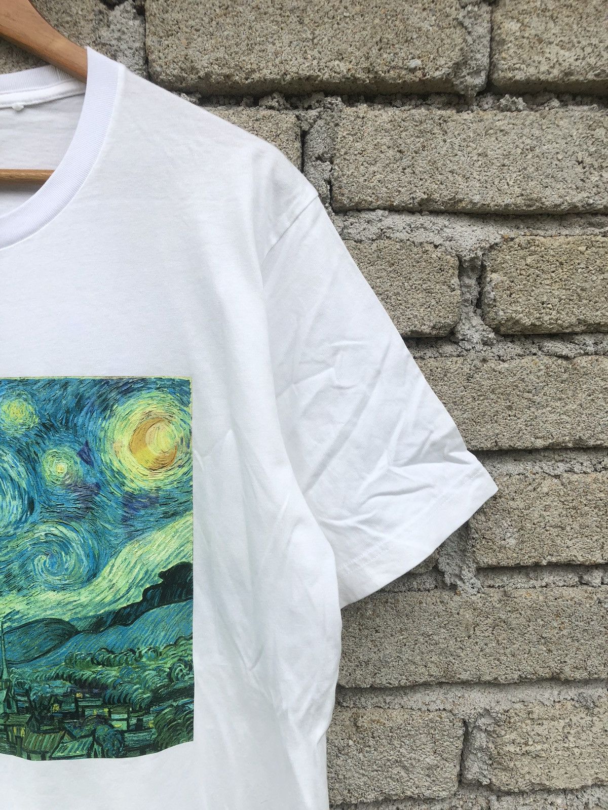 Japanese Brand UT X MoMA Vincent Van Gogh Art Tshirt Size US XL / EU 56 / 4 - 6 Thumbnail