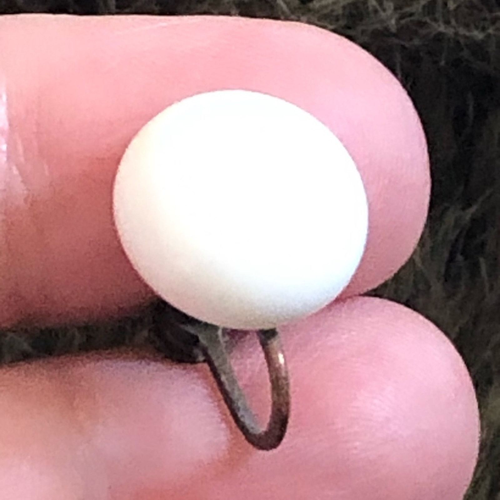 Other Antique milk glass button screw back clip earrings Size ONE SIZE - 6 Thumbnail