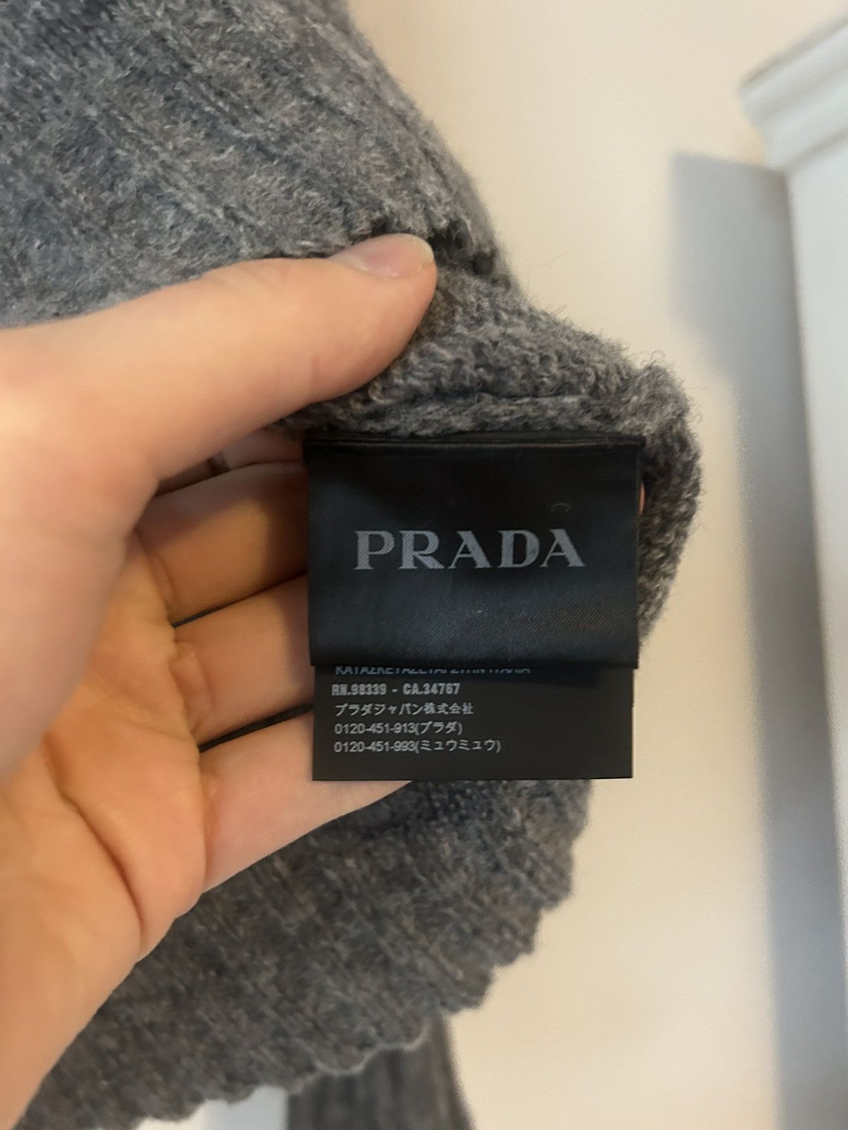 Prada AW2018 Grey Banana Wool Knit Sweater Size US M / EU 48-50 / 2 - 4 Thumbnail