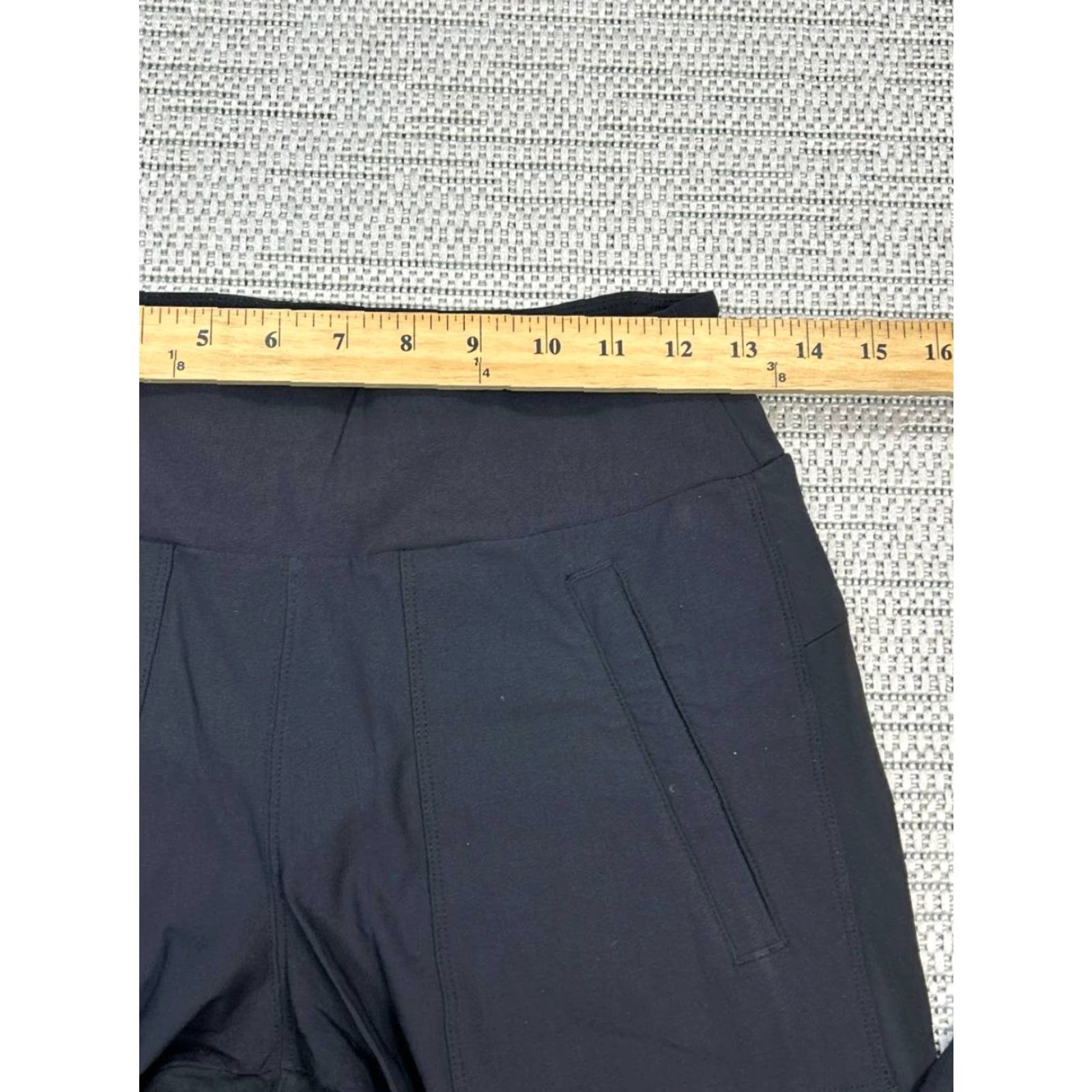 Athleta Athleta Headlands Hybrid Cargo Tight II Leggings Women 6 Petite Black Logo Nylon Size 28" / US 6 / IT 42 - 6 Thumbnail