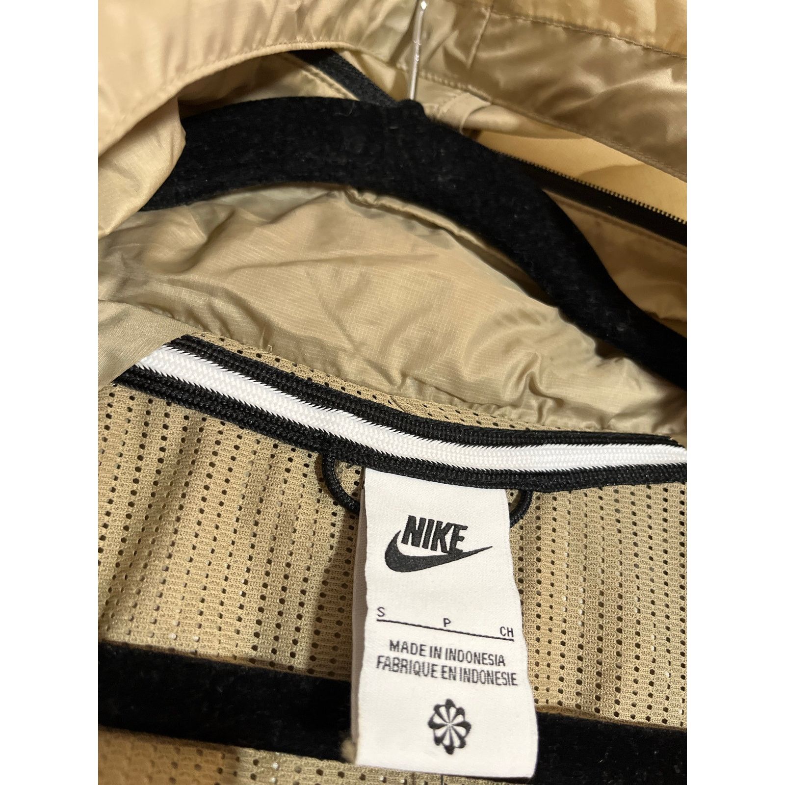 Nike •NWT• Nike Tech Small windbreaker jacket • Gold with Black Size US S / EU 44-46 / 1 - 5 Thumbnail