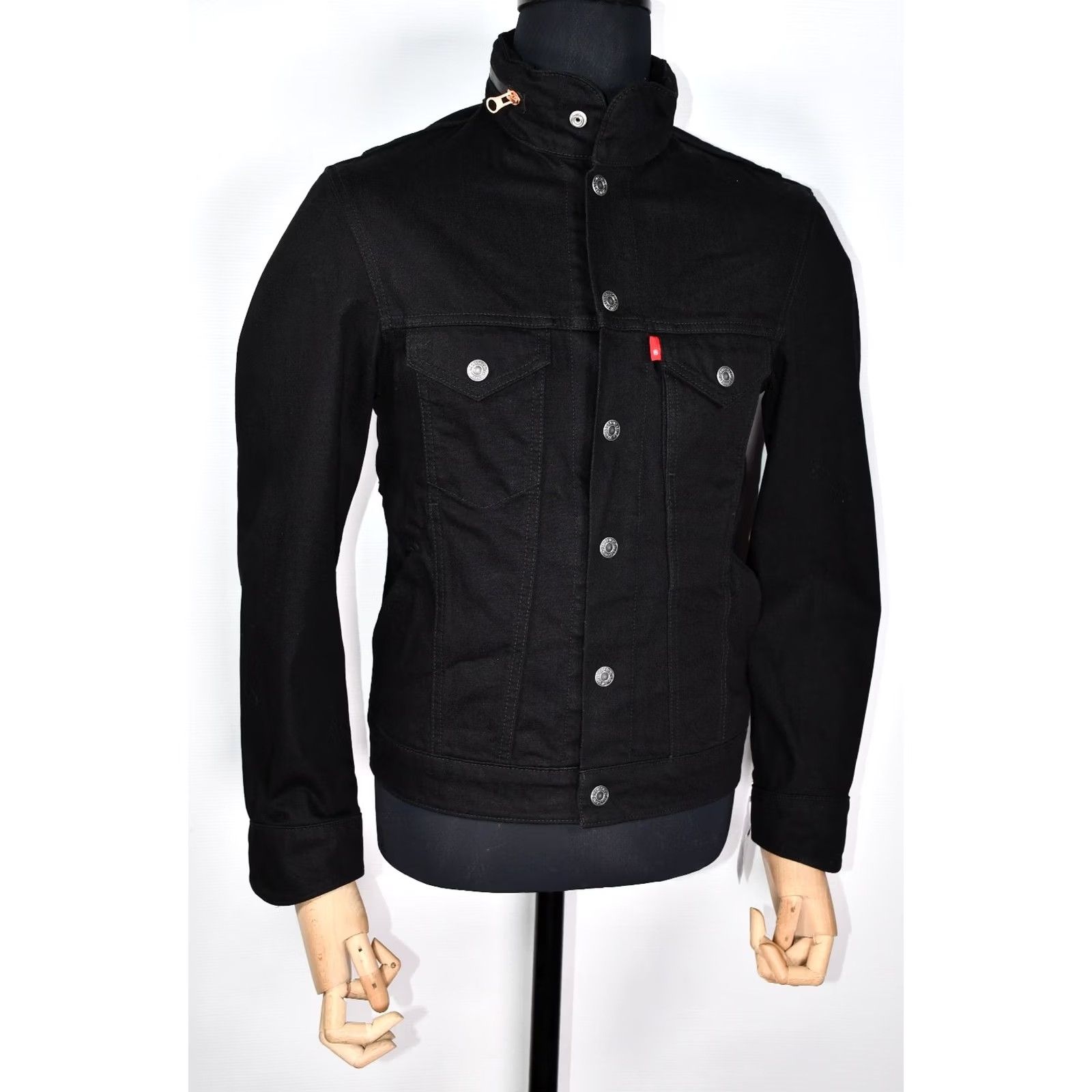 Levi's LEVI'S Commuter Reflective Denim Trucker Jacket Men's S Black COTTON 89%COTTON 9%POLYAMIDE 2%ELASTANE Reflective Hooded Casual 2010s? 90s? (adjusted) Size US S / EU 44-46 / 1 - 2 Thumbnail