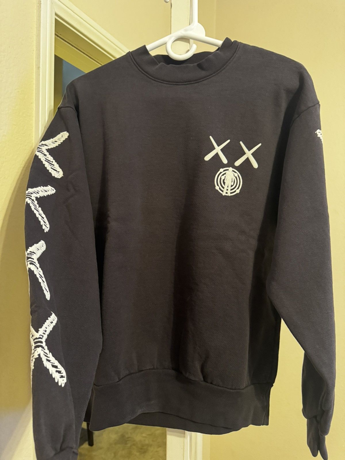 Designer × Kaws × Kid Cudi KAWS Kid Cudi Moon Man Back Print Crewneck Sweatshirt small Size US S / EU 44-46 / 1 - 3 Thumbnail