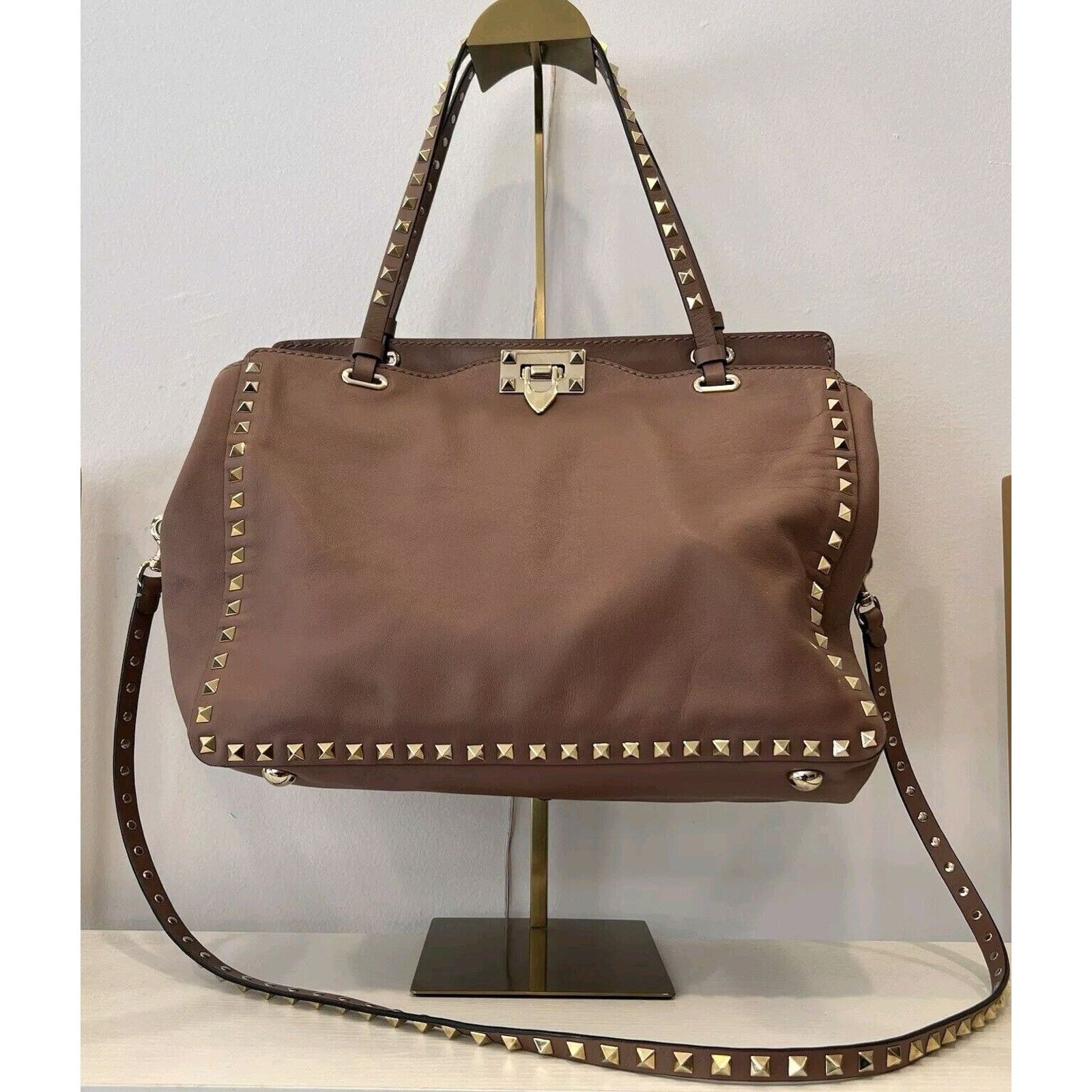 Valentino Valentino Garavani Vitello Rockstud Tote Pale Blush Poudre Size ONE SIZE - 2 Thumbnail
