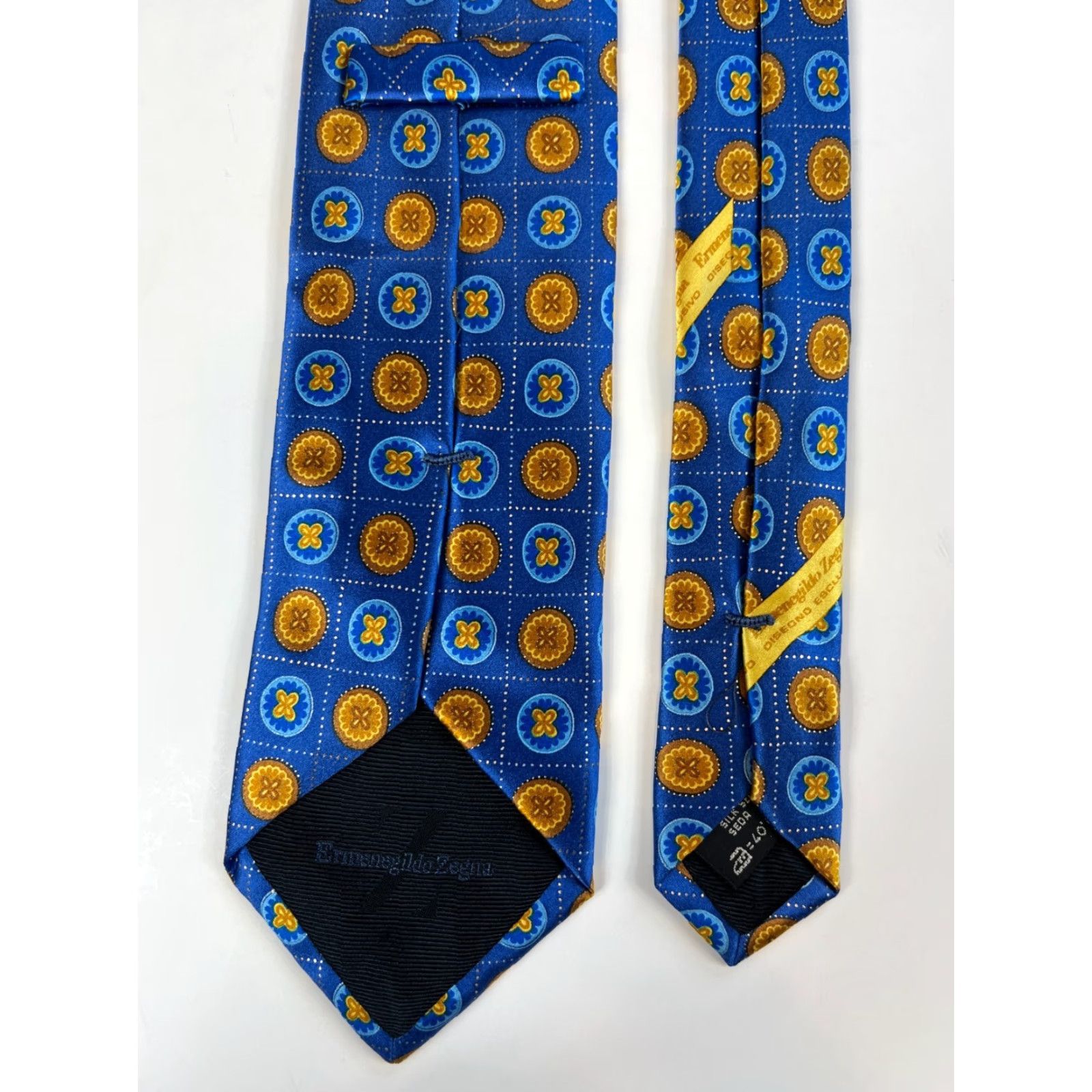 Ermenegildo Zegna VINTAGE Ermenegildo Zegna Men's Silk Tie Blue Geometric 100% Silk Made in Italy 59.25" 3 3/8" Length Width Dress Designer Tie Men’s Health? Size ONE SIZE - 6 Thumbnail